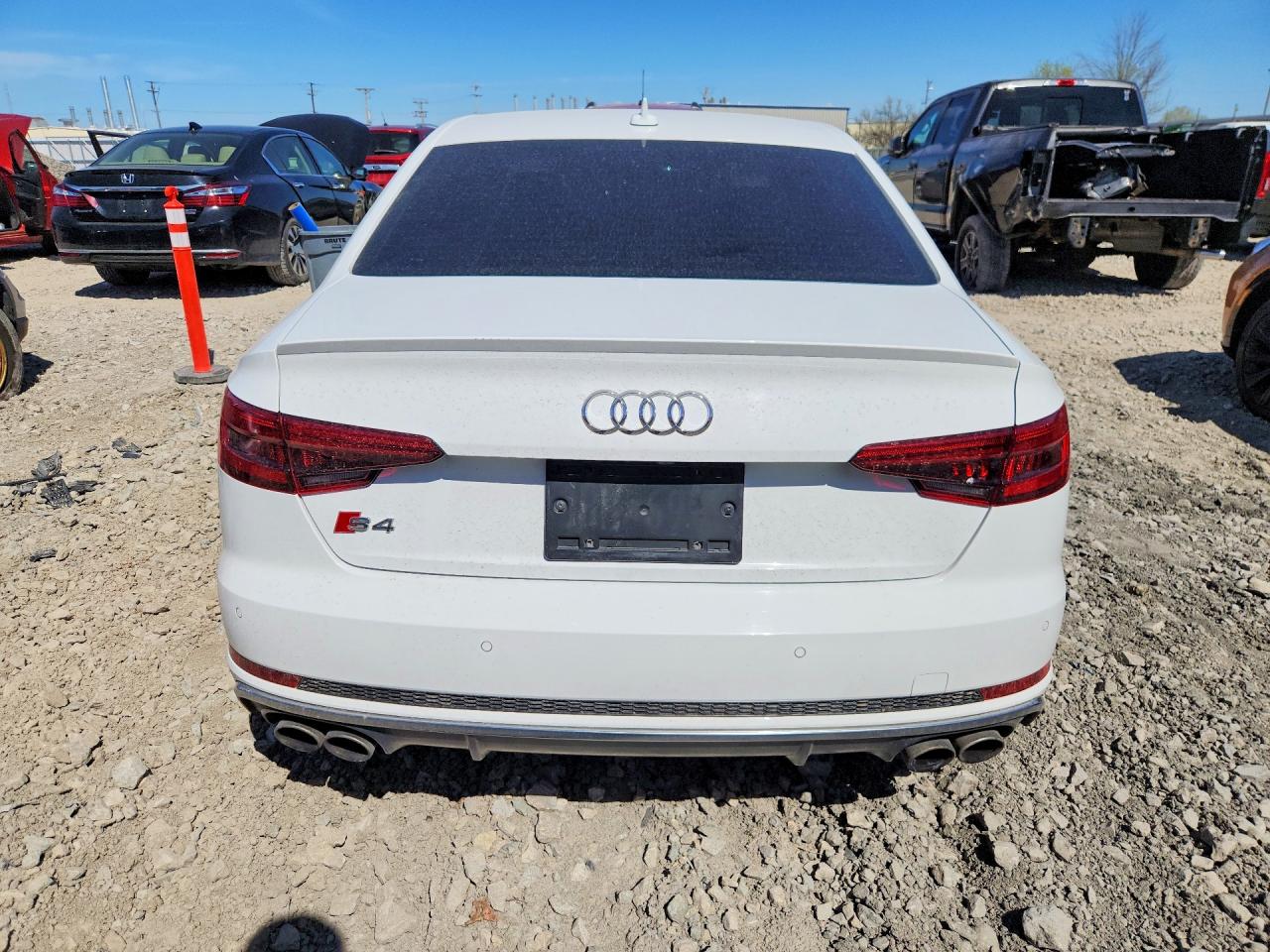 2018 Audi S4 Premium Plus White vin: WAUB4AF41JA003253