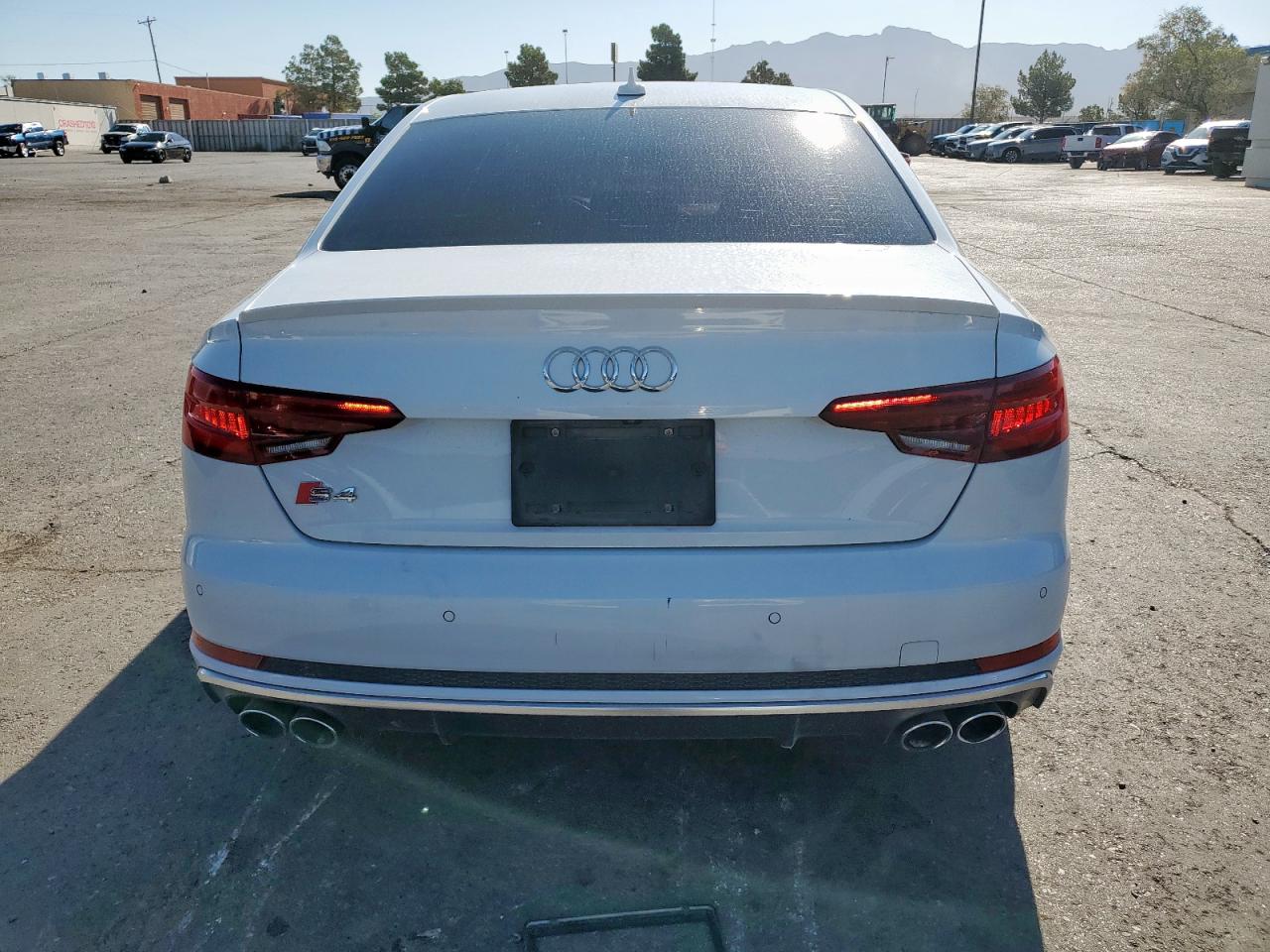 2018 Audi S4 Premium Plus White vin: WAUB4AF46JA080555
