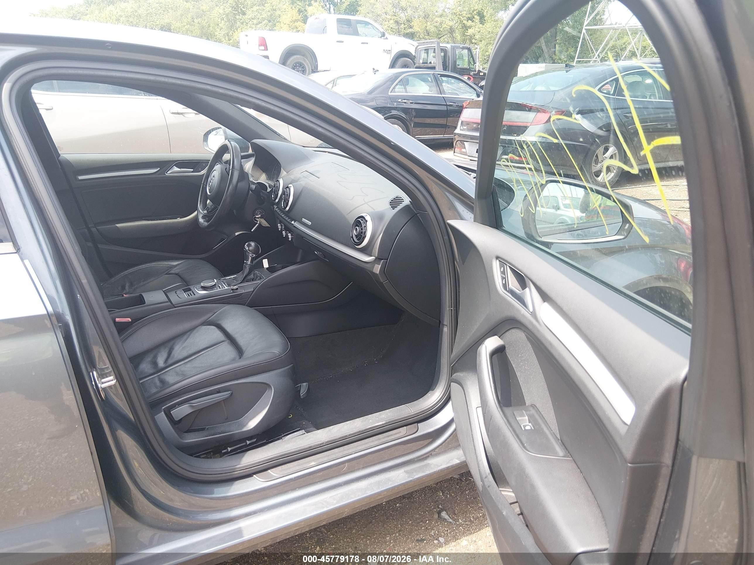 2016 Audi A3 2.0t Premium Серый vin: WAUB8GFF4G1025295