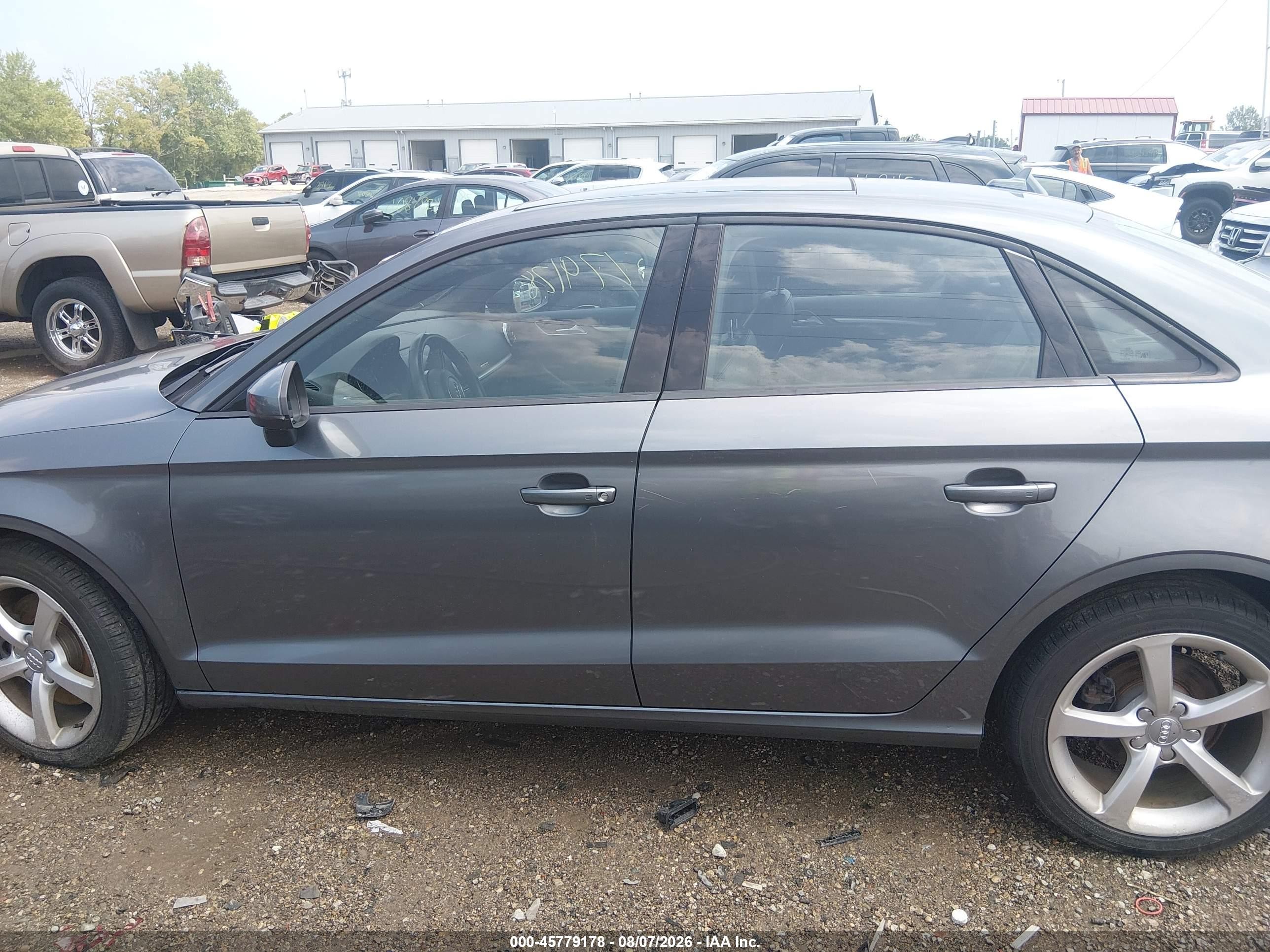2016 Audi A3 2.0t Premium Серый vin: WAUB8GFF4G1025295