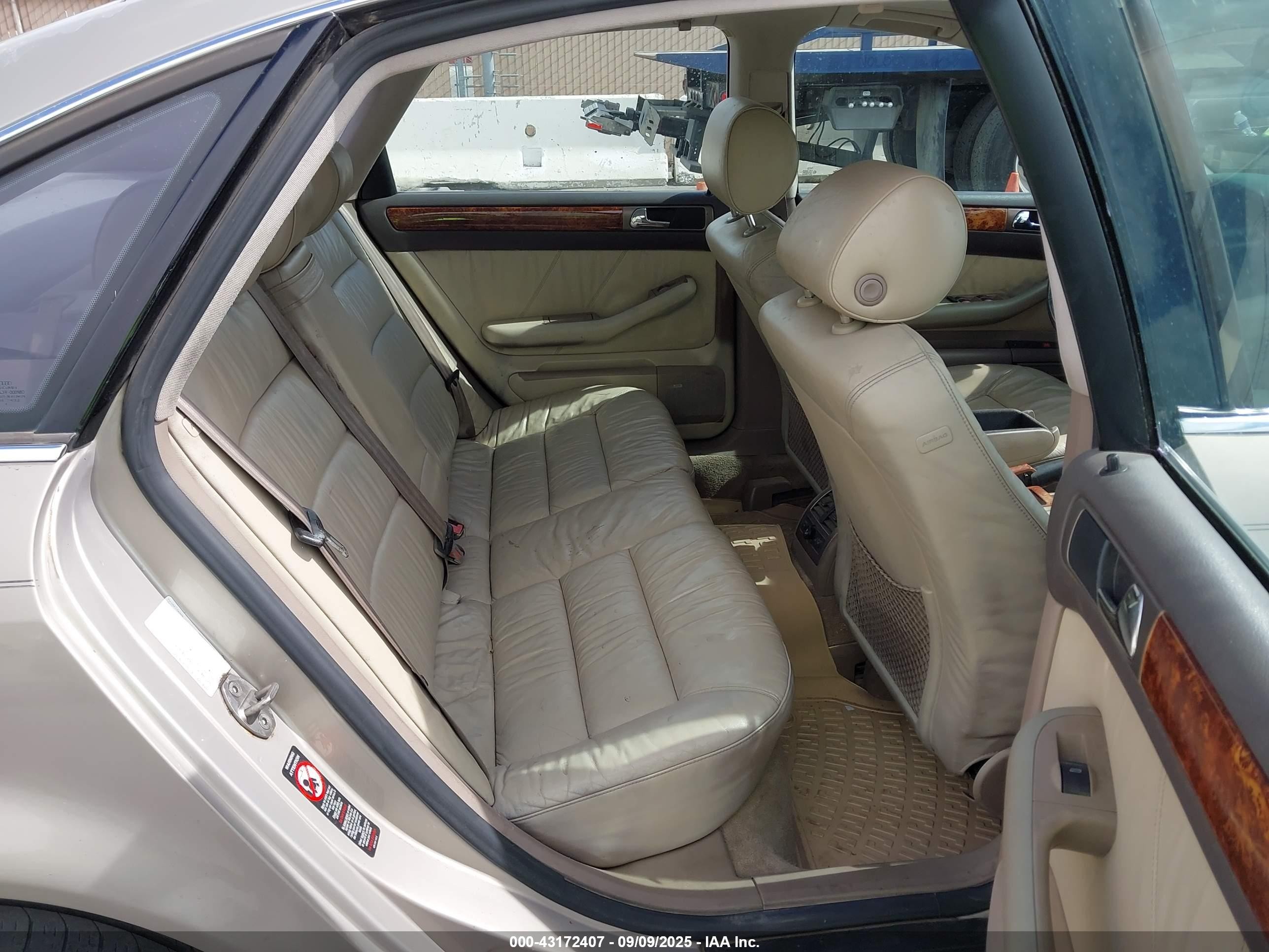 1999 Audi A6   Золотой vin: WAUBA34B4XN068797