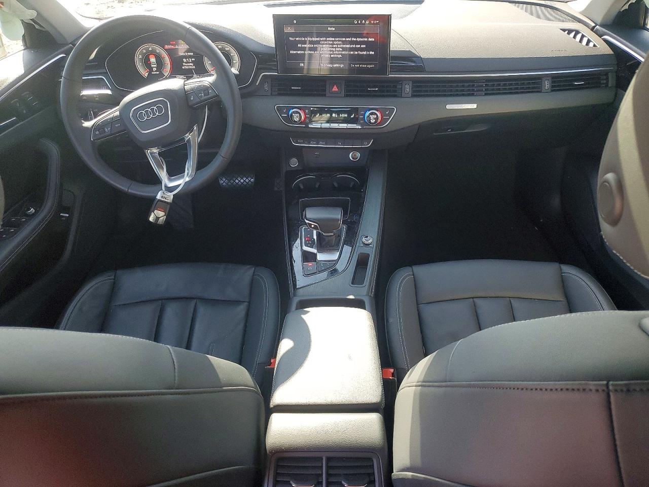 2021 Audi A4 Premium Plus 40 Черный vin: WAUBBAF44MA058712
