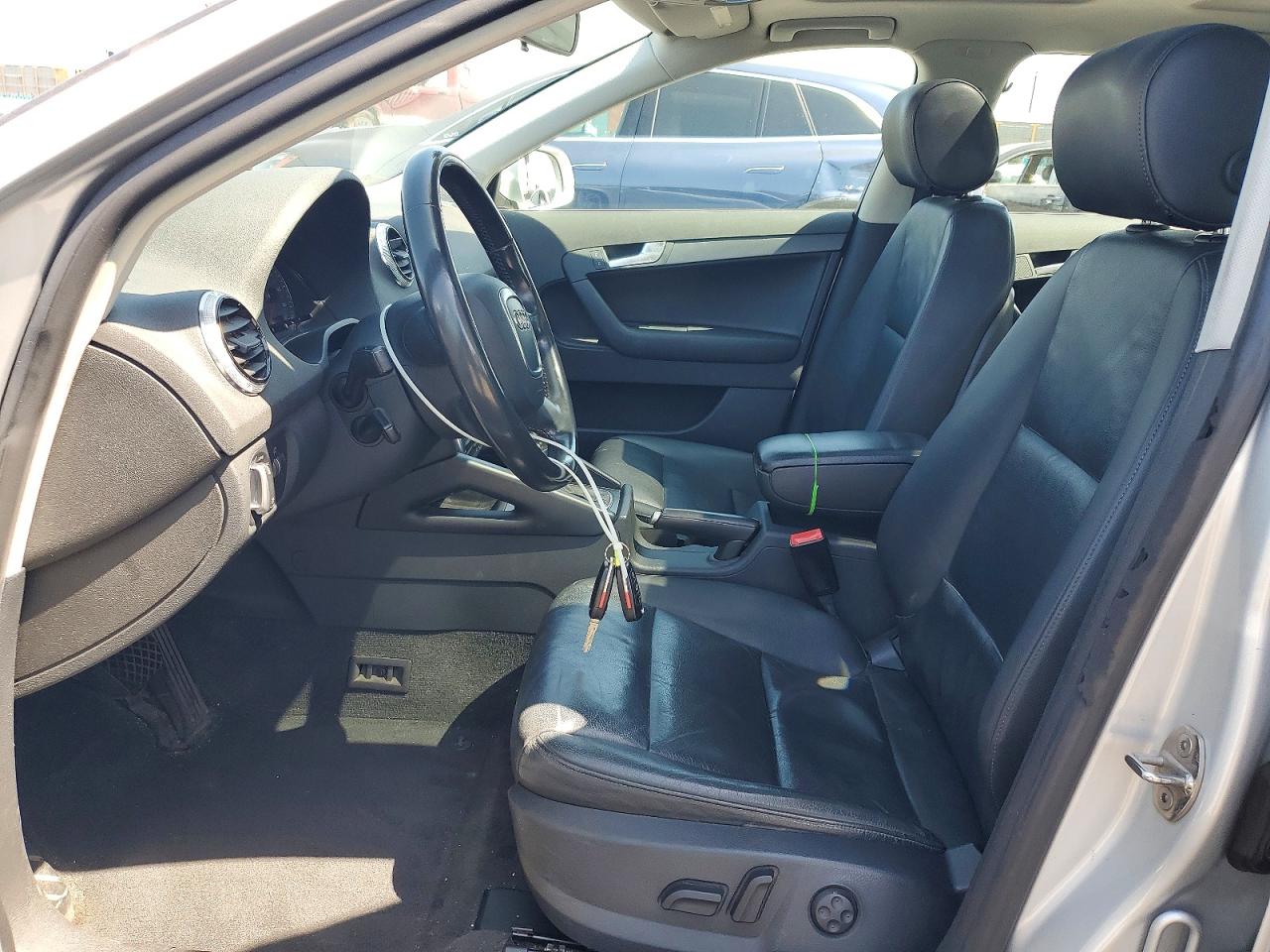 2011 Audi A3 Premium Silver vin: WAUBEAFM0BA106405