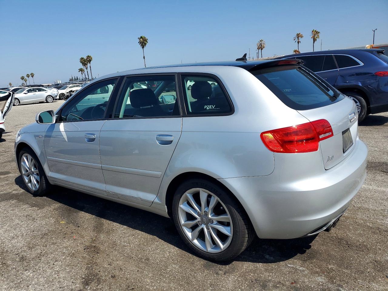 2011 Audi A3 Premium Silver vin: WAUBEAFM0BA106405