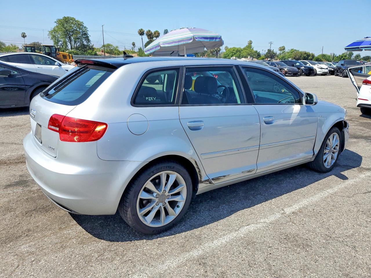 2011 Audi A3 Premium Silver vin: WAUBEAFM0BA106405