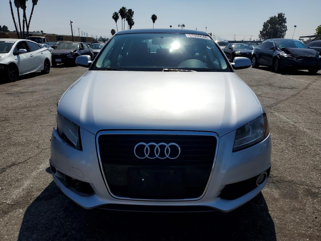 2011 Audi A3 Premium Silver vin: WAUBEAFM0BA106405