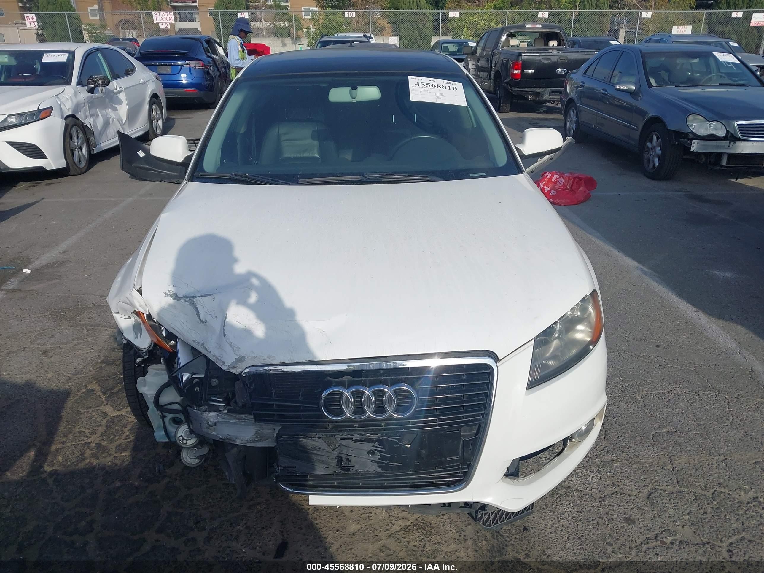 2012 Audi A3 2.0t Premium Белый vin: WAUBEAFM2CA051781