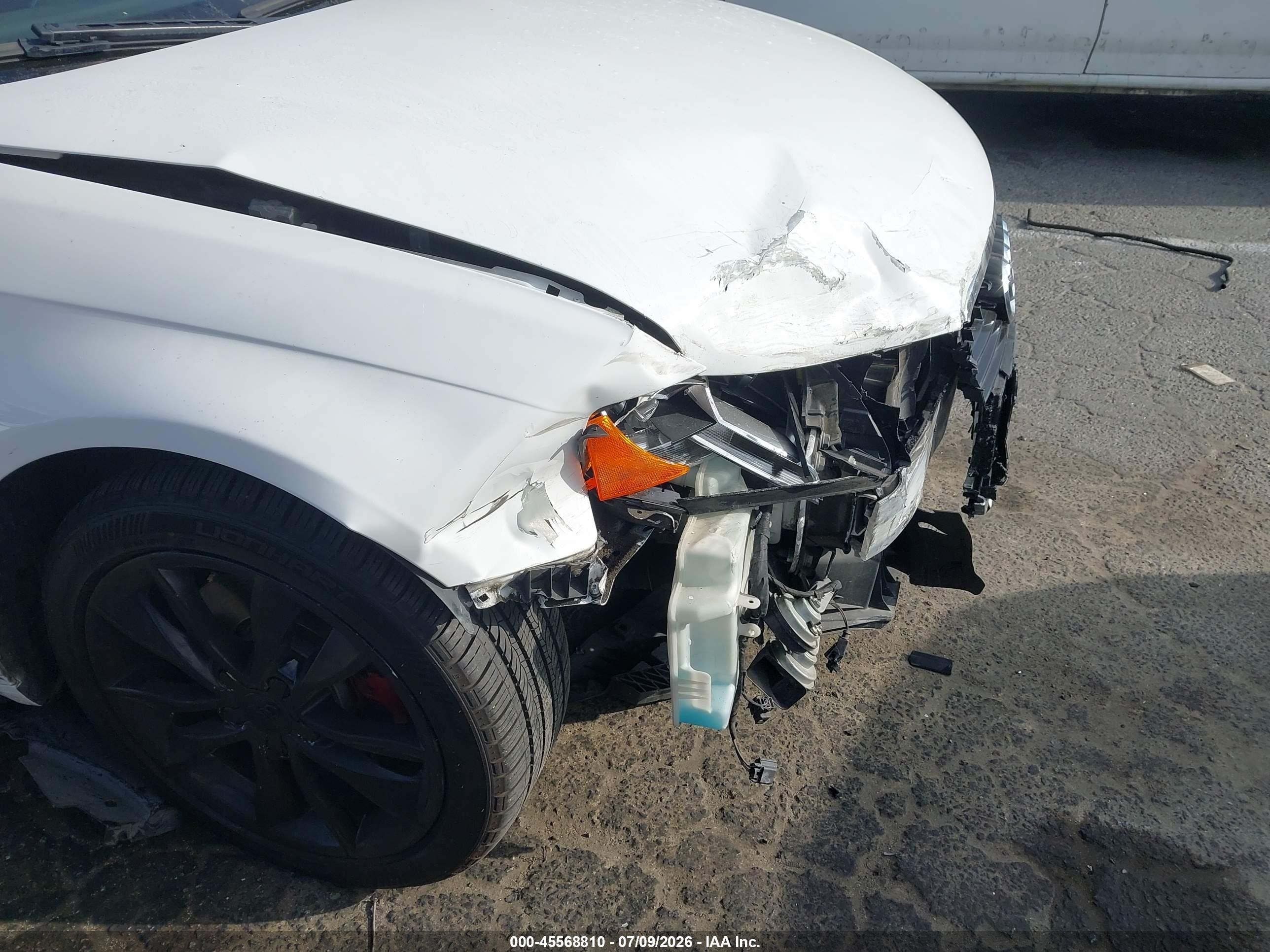 2012 Audi A3 2.0t Premium Белый vin: WAUBEAFM2CA051781
