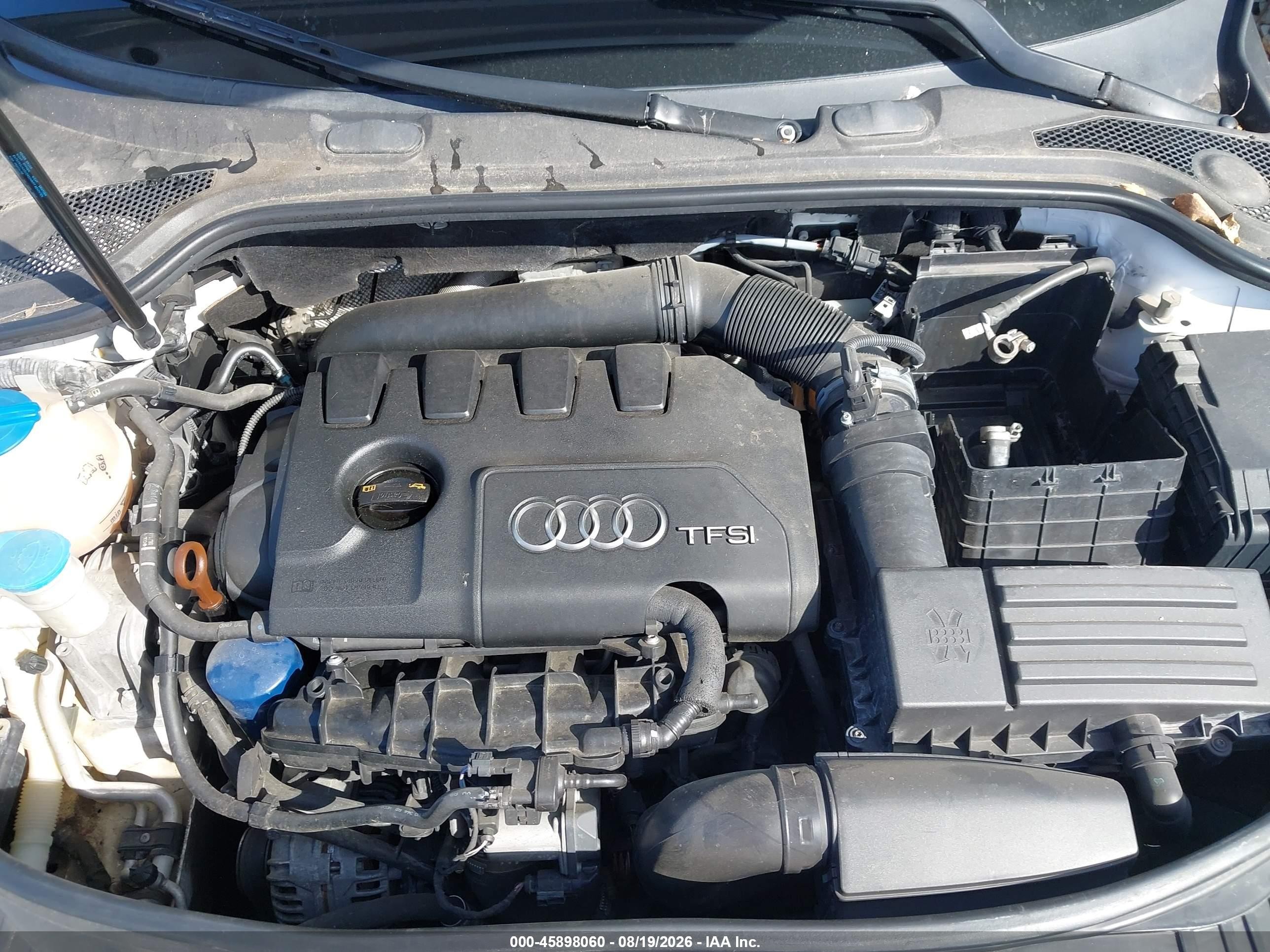 2013 Audi A3 2.0t Premium Белый vin: WAUBEAFM6DA003489