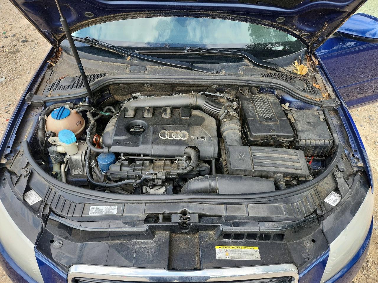 2012 Audi A3 Premium Синий vin: WAUBEAFM7CA104250
