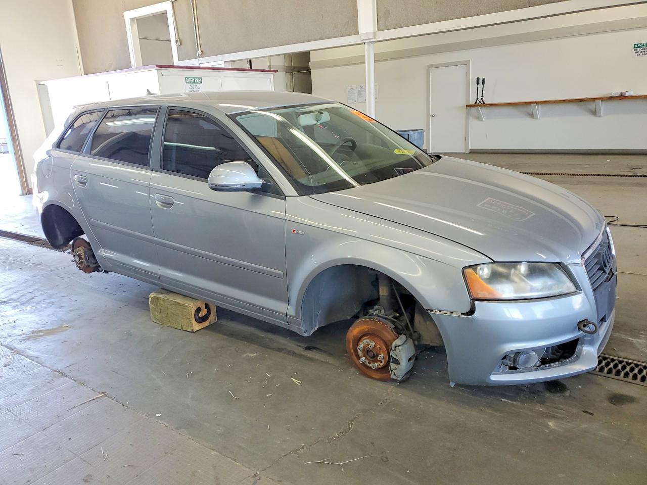2010 Audi A3 Premium Gray vin: WAUBEBFM8AA106625