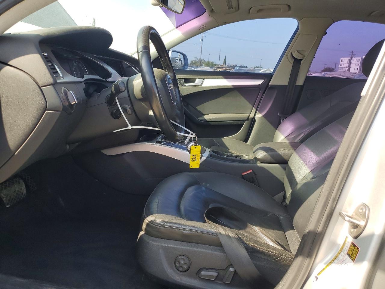 2012 Audi A4 Premium Серебряный vin: WAUBFAFL0CN006724