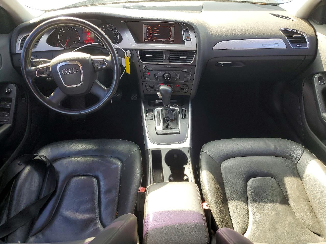 2012 Audi A4 Premium Серебряный vin: WAUBFAFL0CN006724