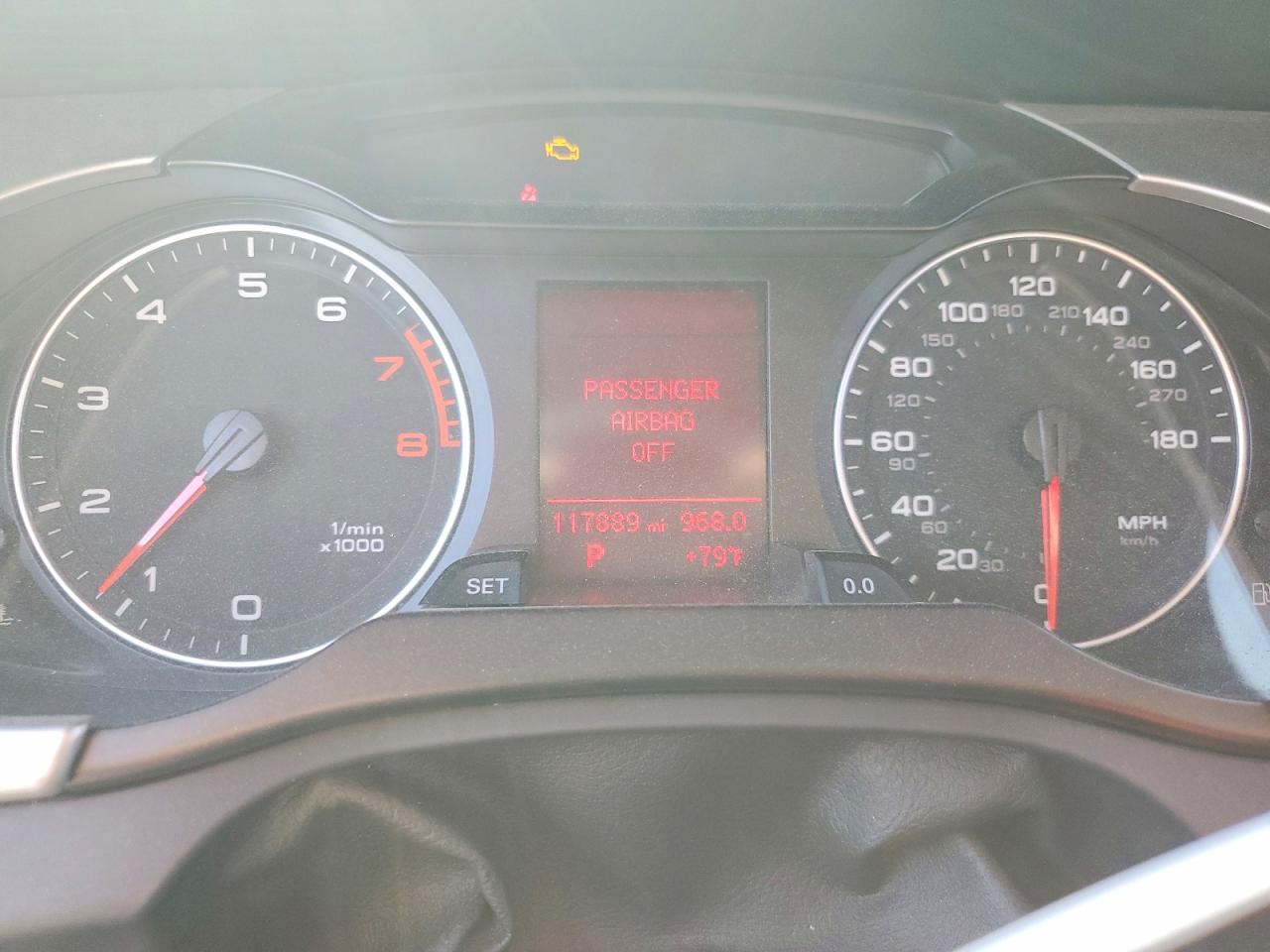 2012 Audi A4 Premium Серебряный vin: WAUBFAFL0CN006724