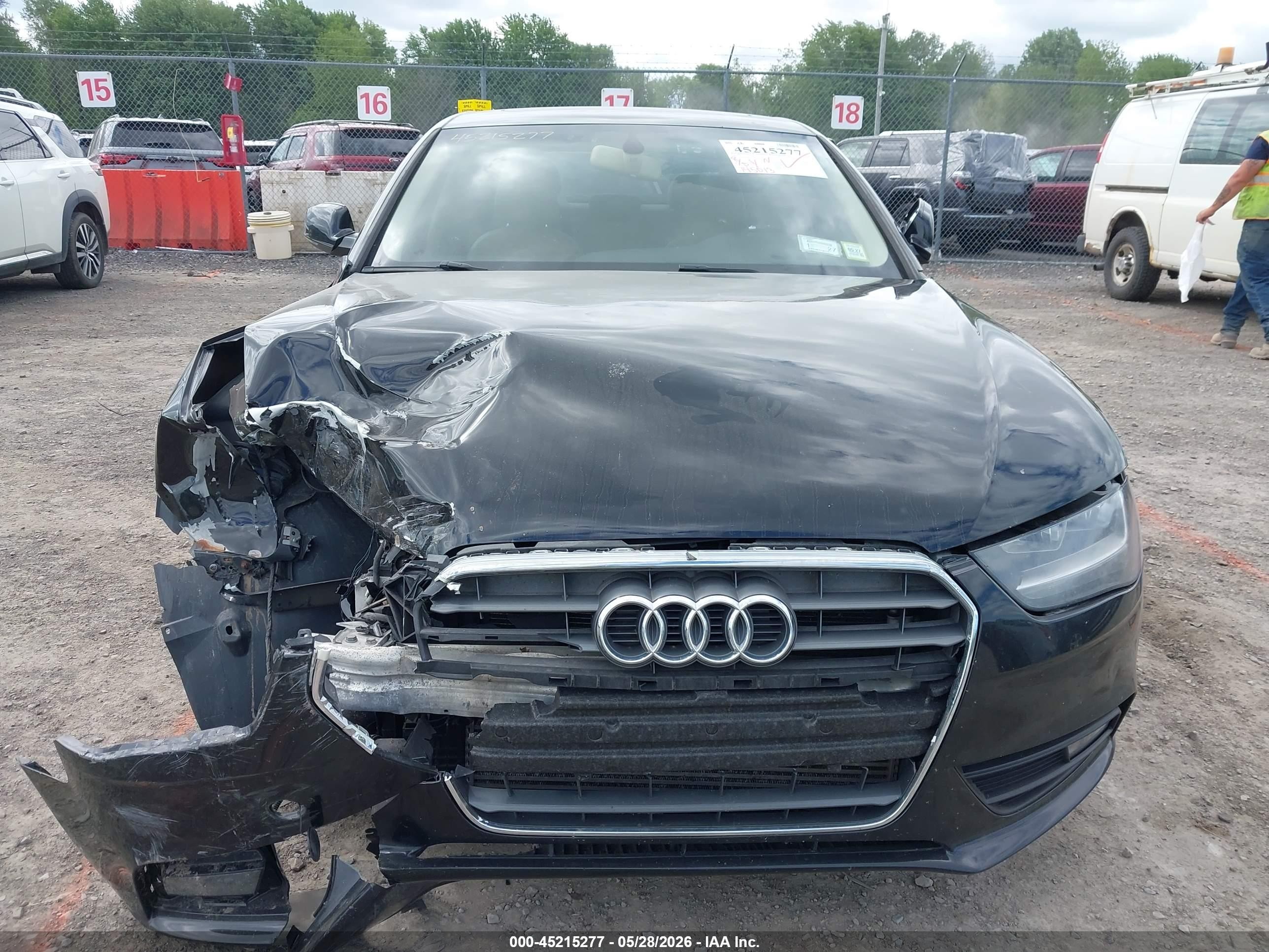 2013 Audi A4 2.0t Premium Черный vin: WAUBFAFL0DN025100