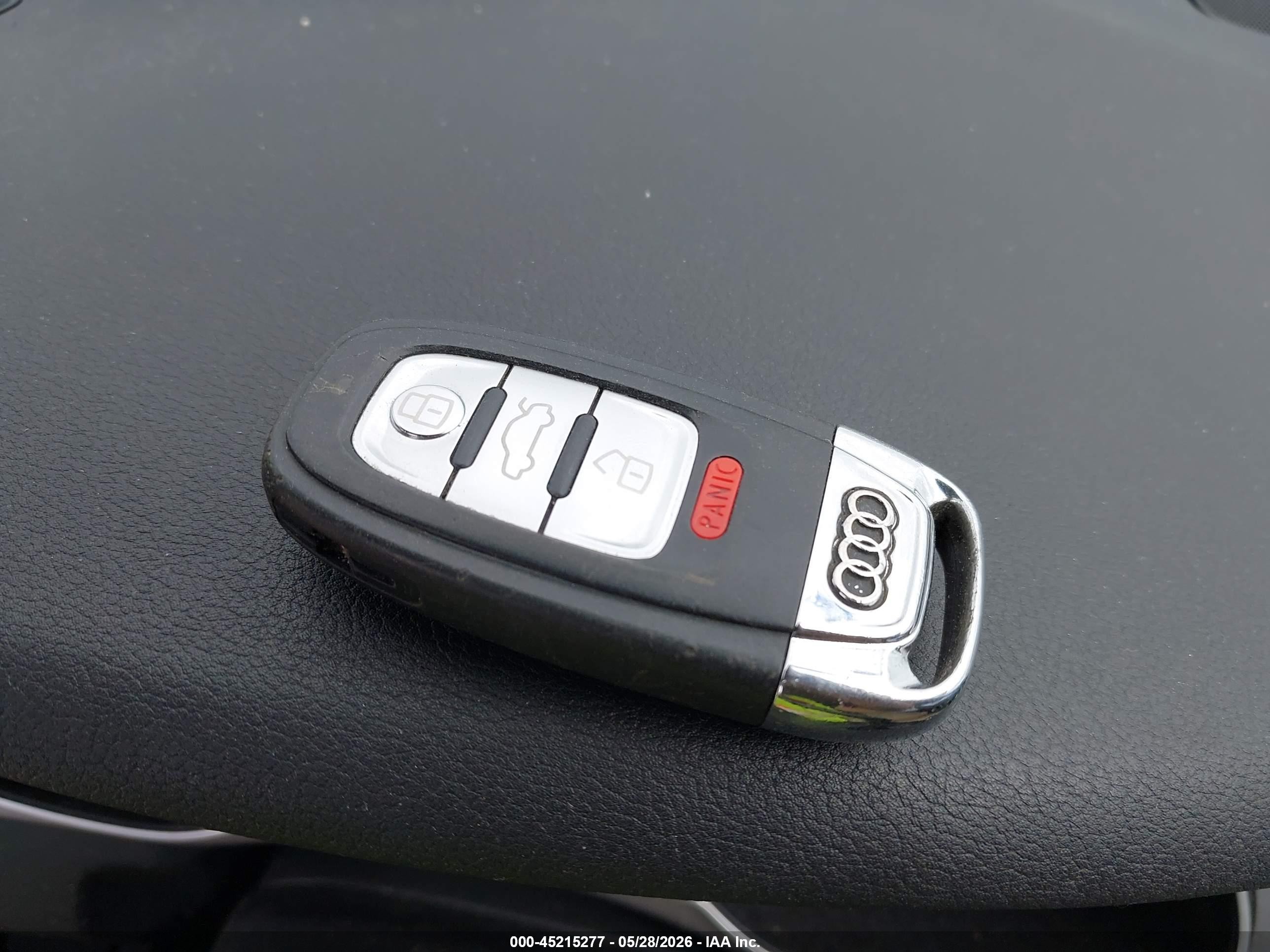 2013 Audi A4 2.0t Premium Черный vin: WAUBFAFL0DN025100