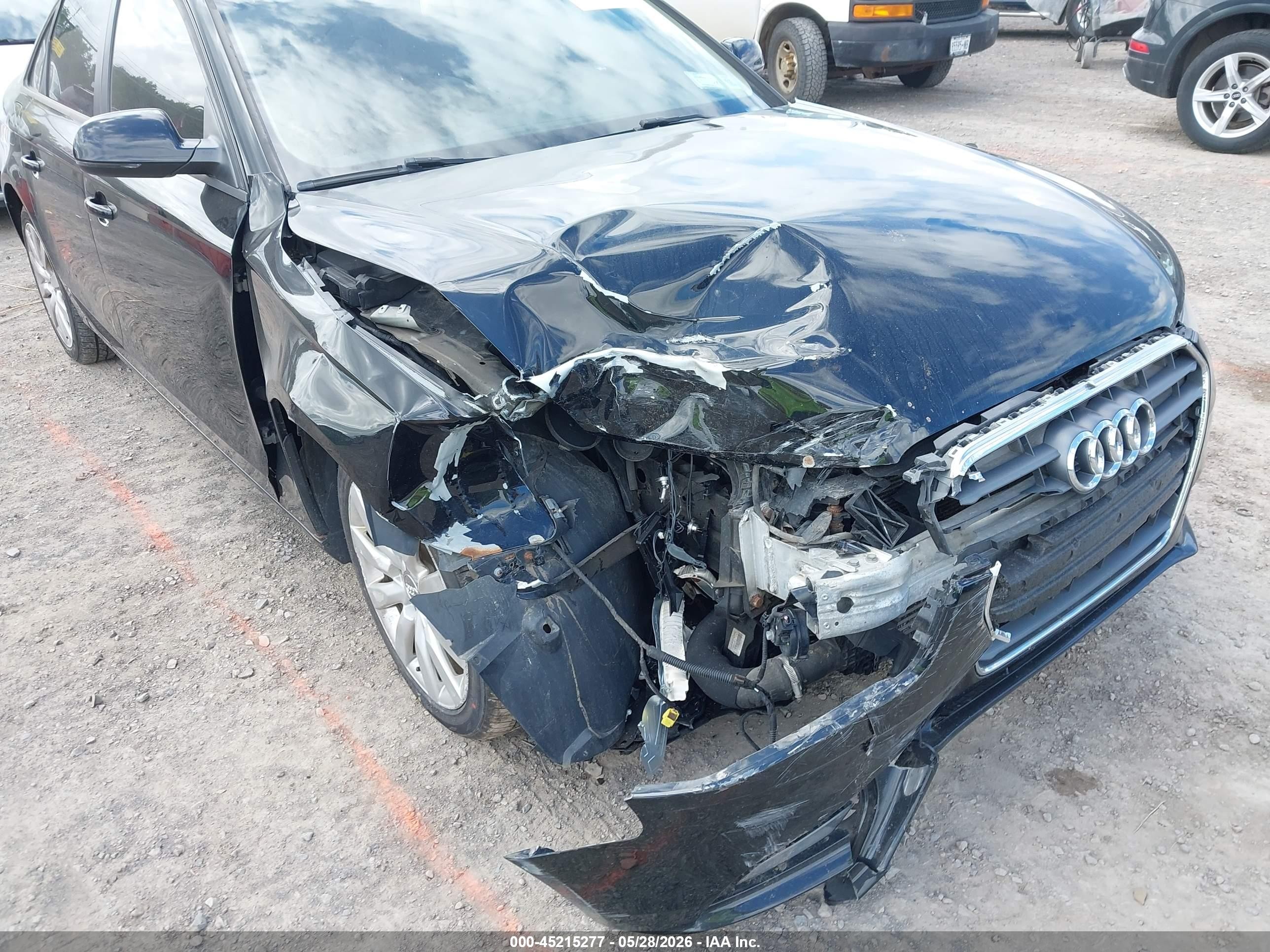 2013 Audi A4 2.0t Premium Черный vin: WAUBFAFL0DN025100