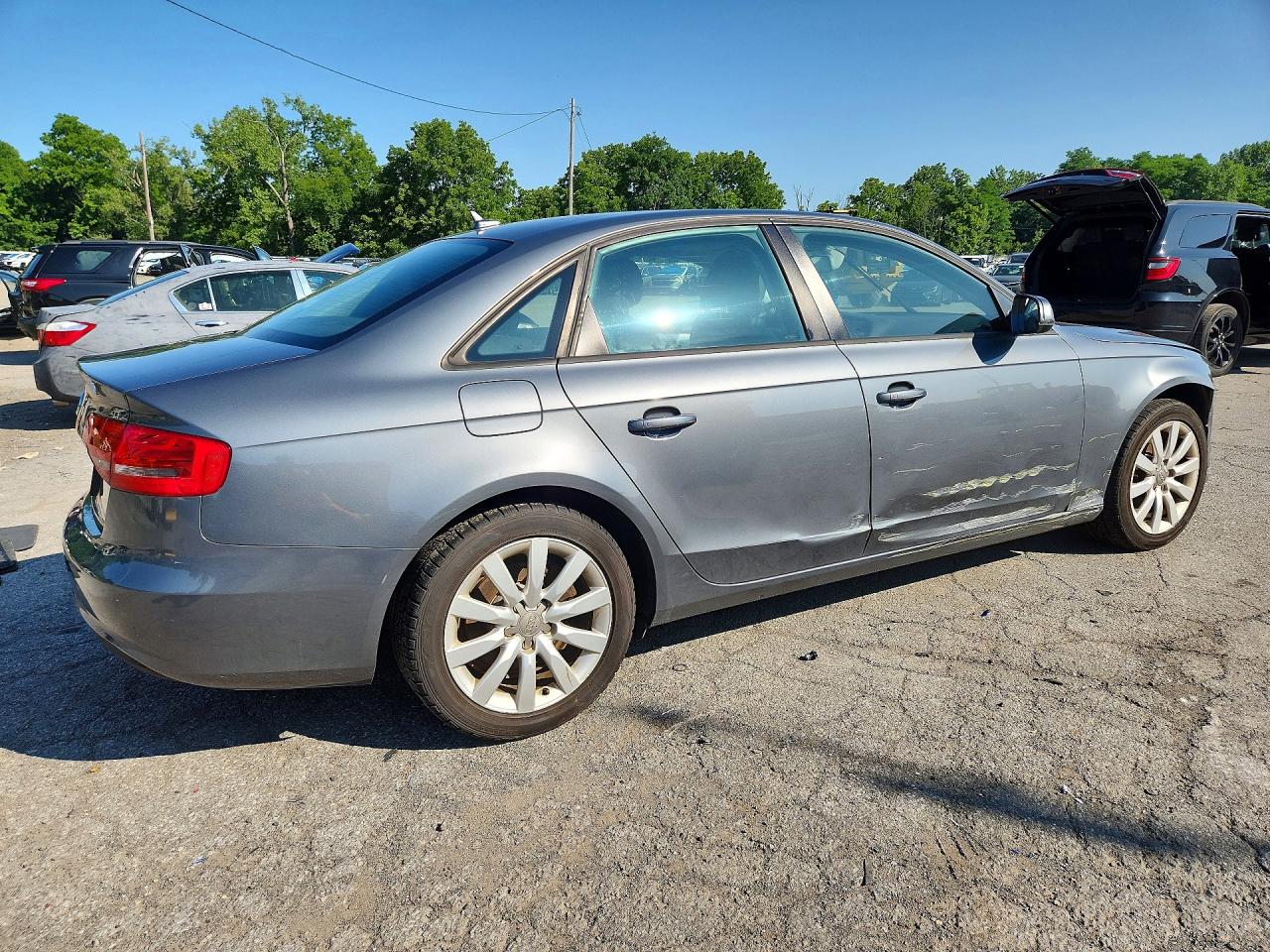 2013 Audi A4 Premium Silver vin: WAUBFAFL0DN041362