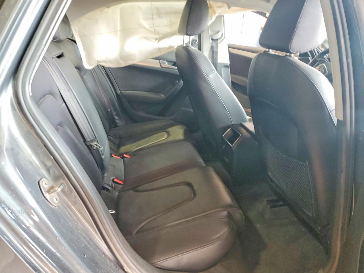 2014 Audi A4 Premium Серебряный vin: WAUBFAFL0EN031495
