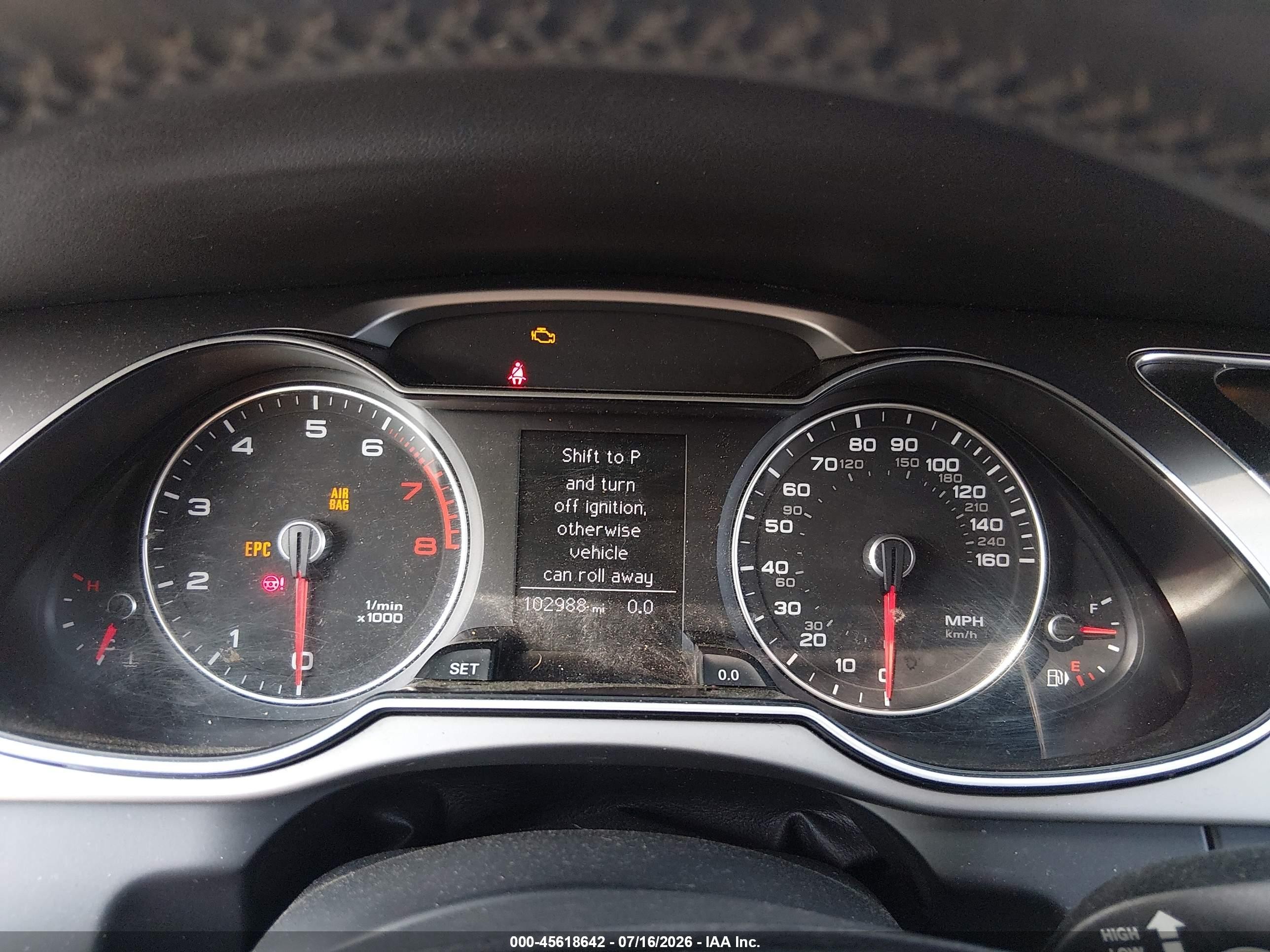 2014 Audi A4 2.0t Premium Белый vin: WAUBFAFL0EN043811