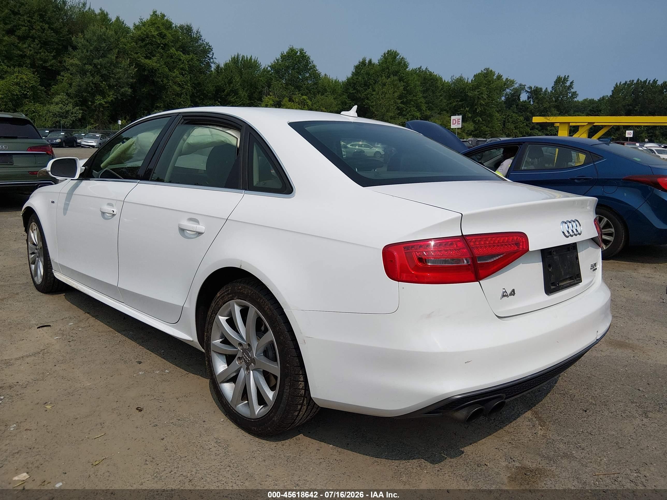 2014 Audi A4 2.0t Premium Белый vin: WAUBFAFL0EN043811