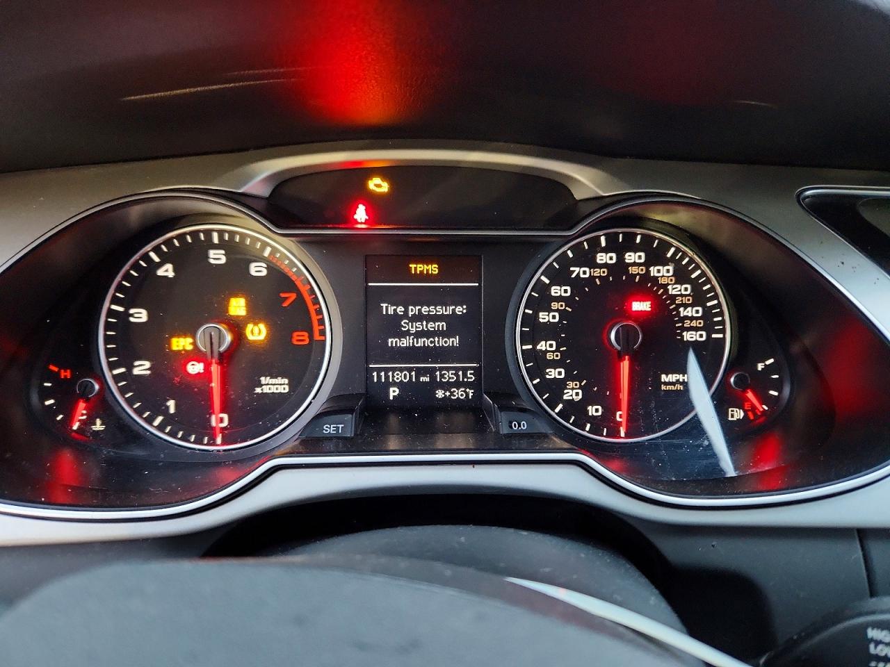2015 Audi A4 Premium White vin: WAUBFAFL0FN043146