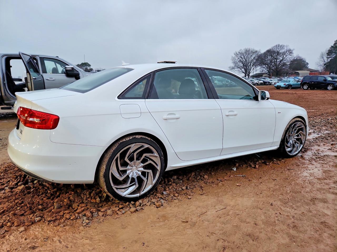 2015 Audi A4 Premium White vin: WAUBFAFL0FN043146