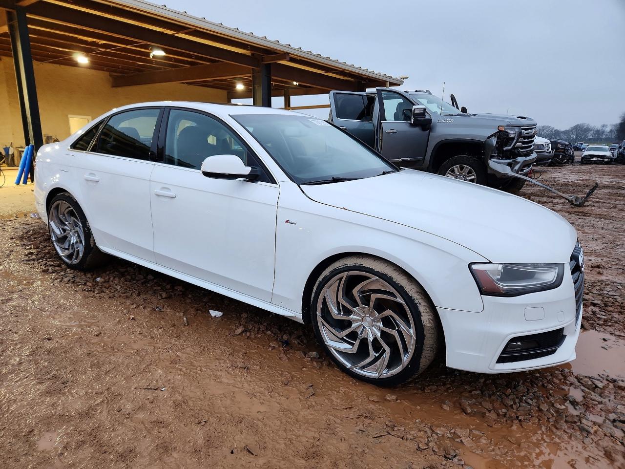 2015 Audi A4 Premium White vin: WAUBFAFL0FN043146