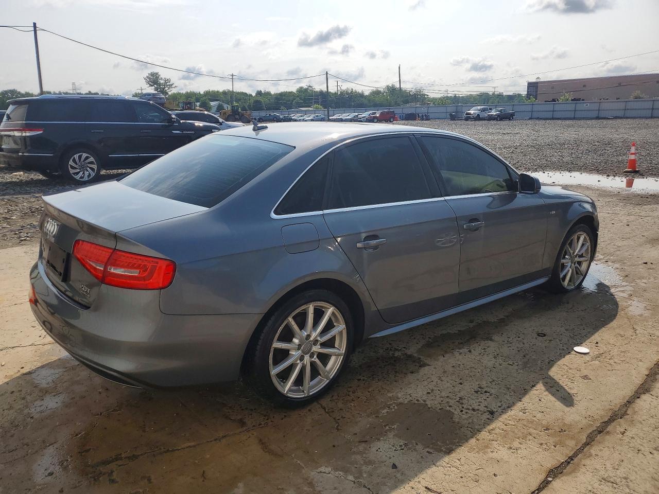 2015 Audi A4 Premium Серебряный vin: WAUBFAFL0FN044314