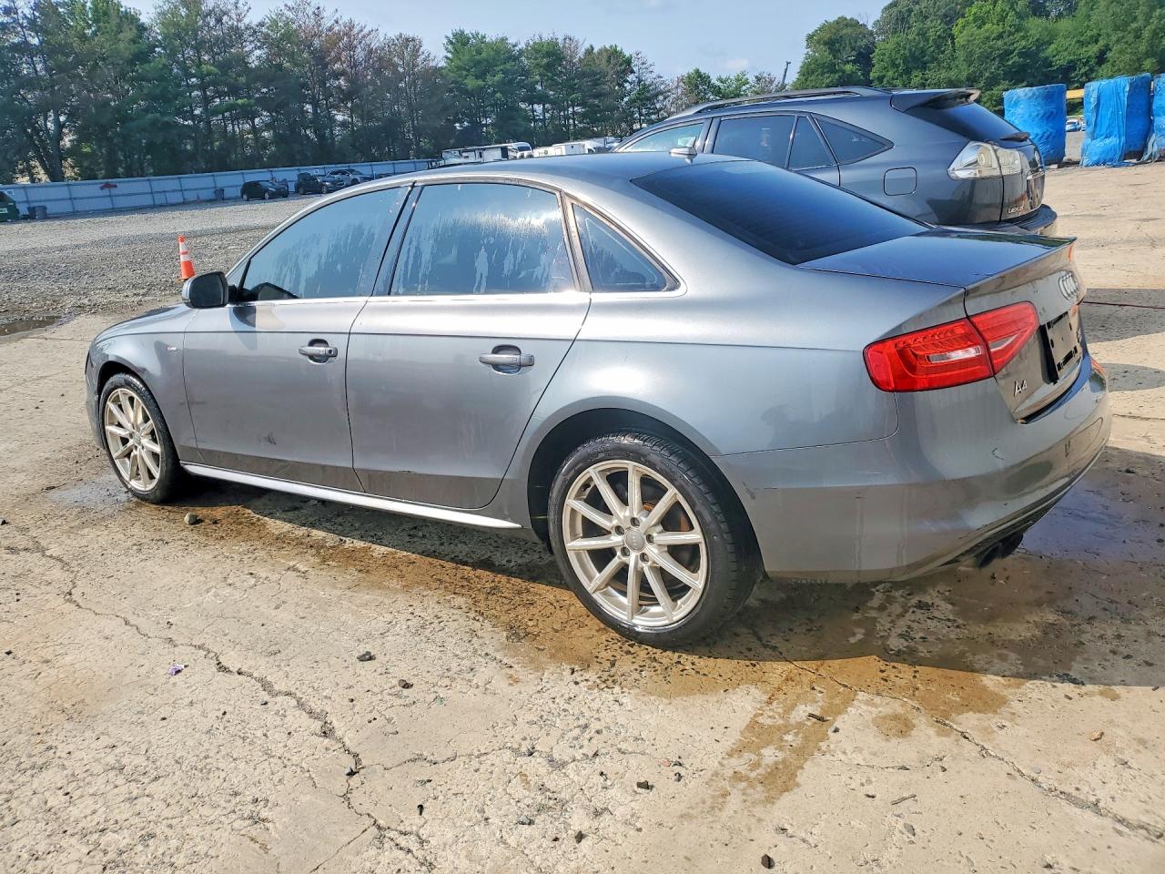 2015 Audi A4 Premium Серебряный vin: WAUBFAFL0FN044314
