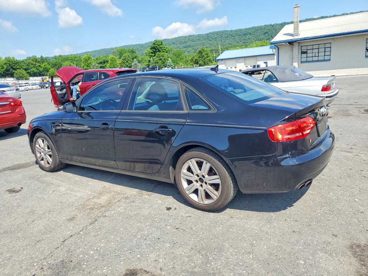 2010 Audi A4 Premium Черный vin: WAUBFAFL1AN005188