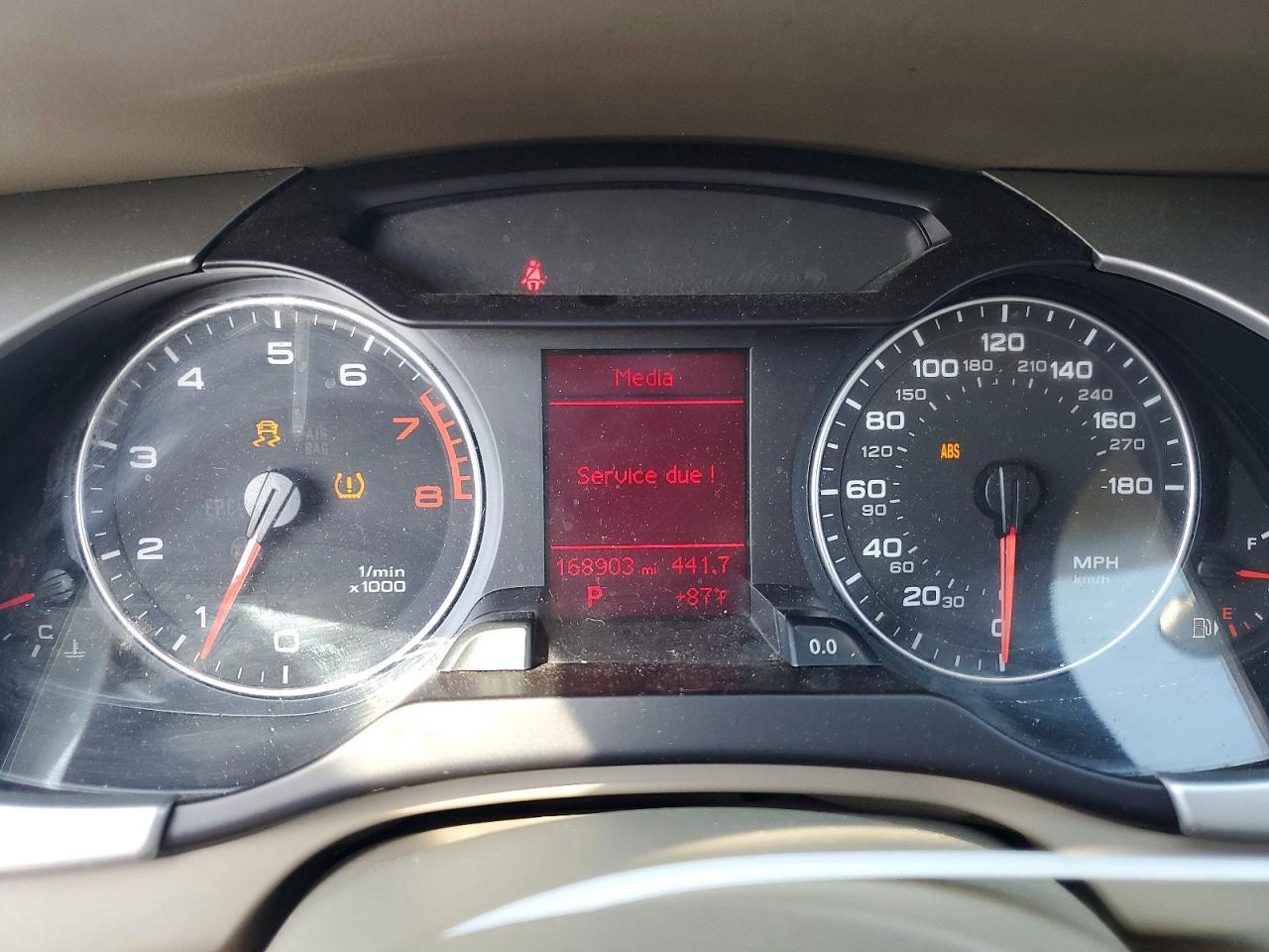 2010 Audi A4 Premium Черный vin: WAUBFAFL1AN005188