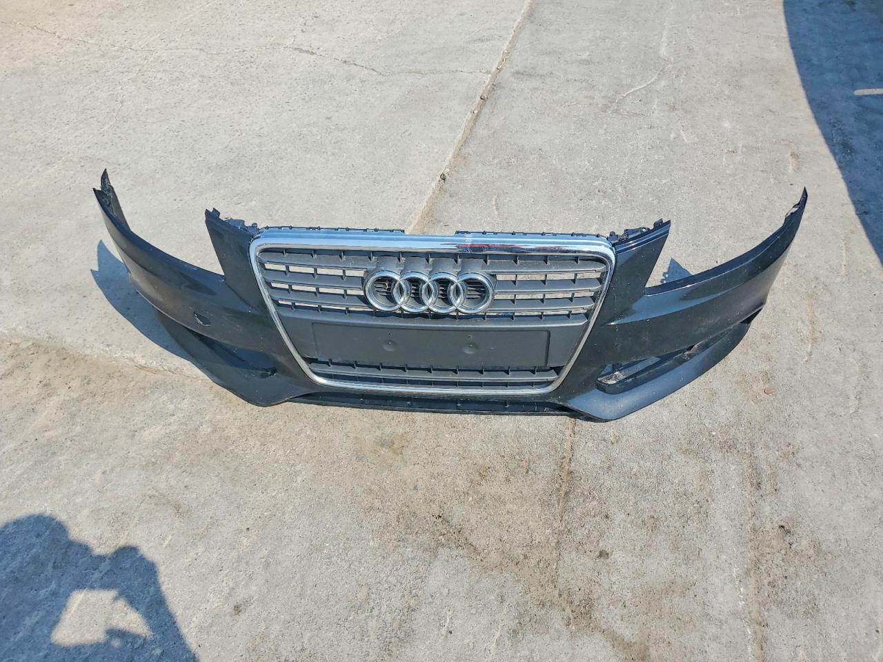 2010 Audi A4 Premium Black vin: WAUBFAFL1AN006597