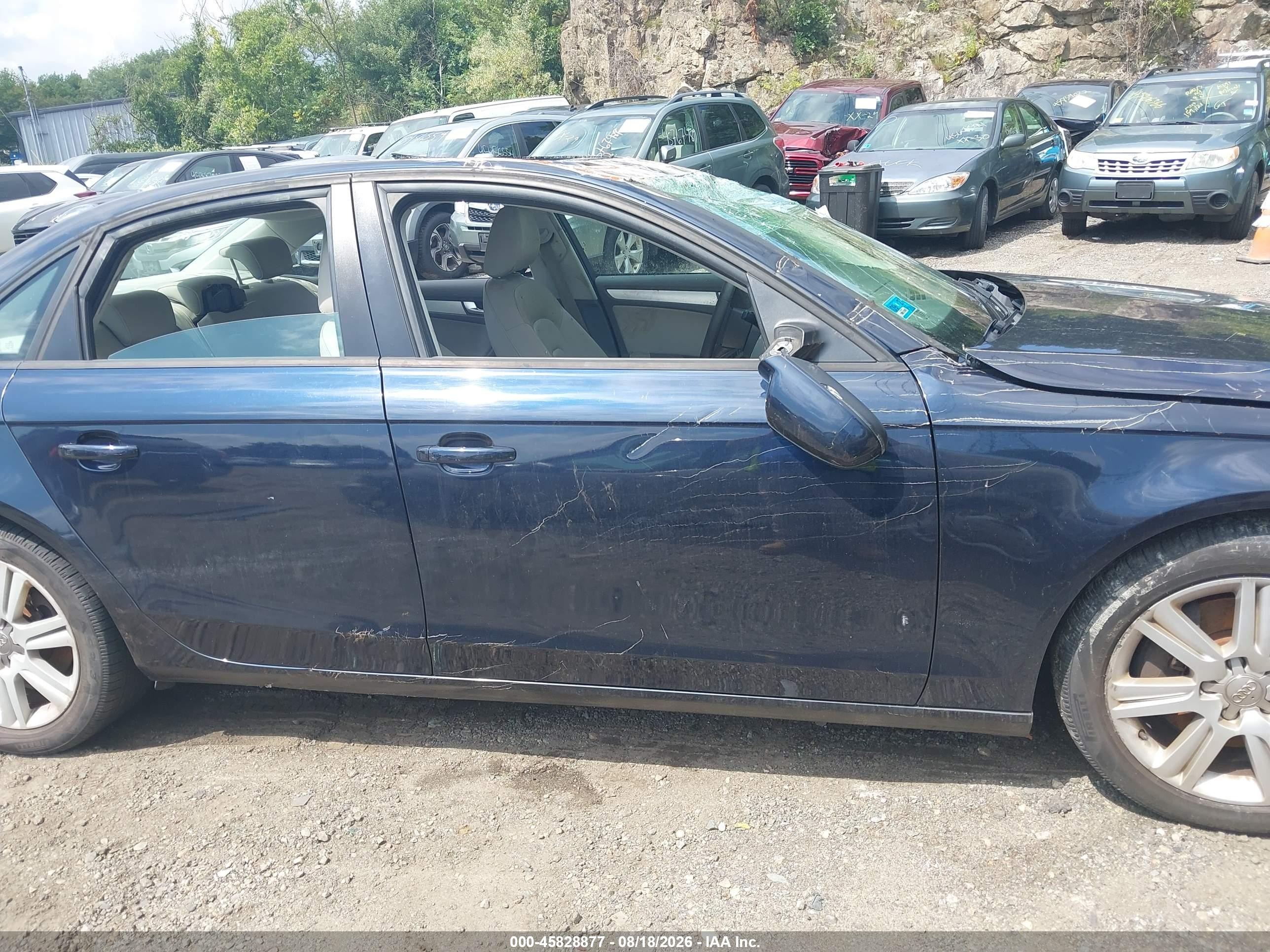 2010 Audi A4 2.0t Premium Синий vin: WAUBFAFL1AN057730