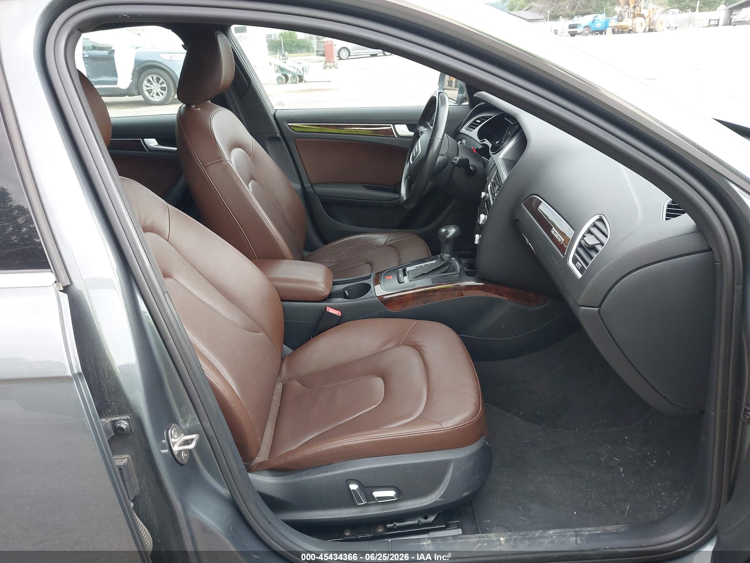 2013 Audi A4 2.0t Premium Gray vin: WAUBFAFL1DN034016