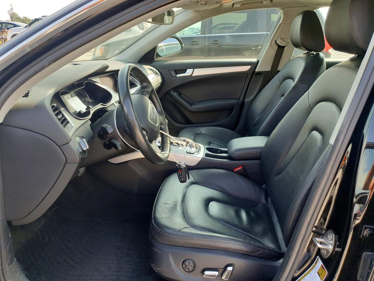 2014 Audi A4 Premium Черный vin: WAUBFAFL1EN000725