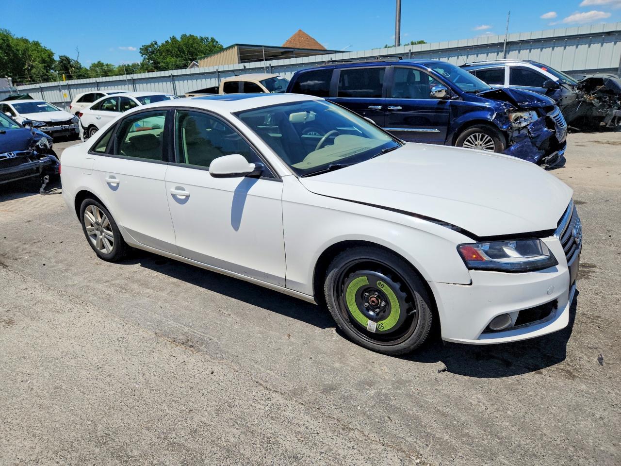 2010 Audi A4 Premium Белый vin: WAUBFAFL2AN055629