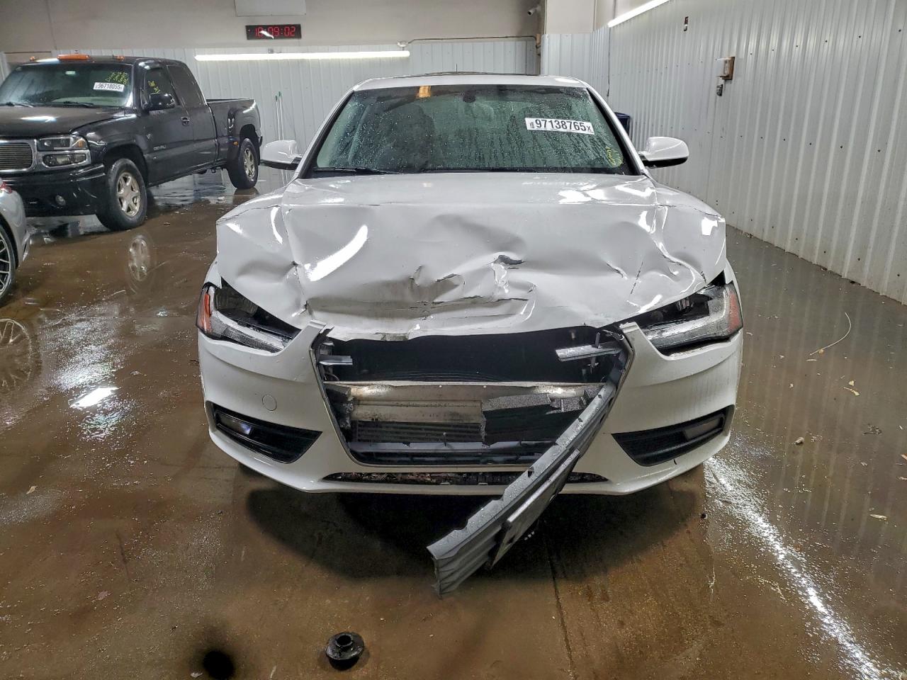 2014 Audi A4 Premium White vin: WAUBFAFL2EN031983