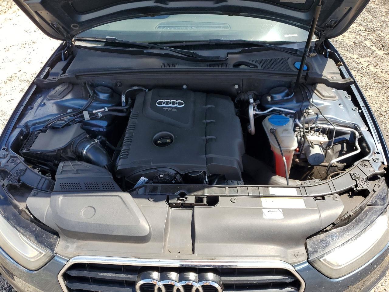 2015 Audi A4 Premium Синий vin: WAUBFAFL2FN016658