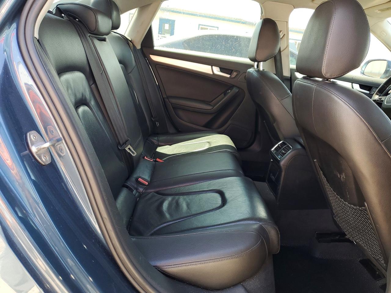 2015 Audi A4 Premium Синий vin: WAUBFAFL2FN016658