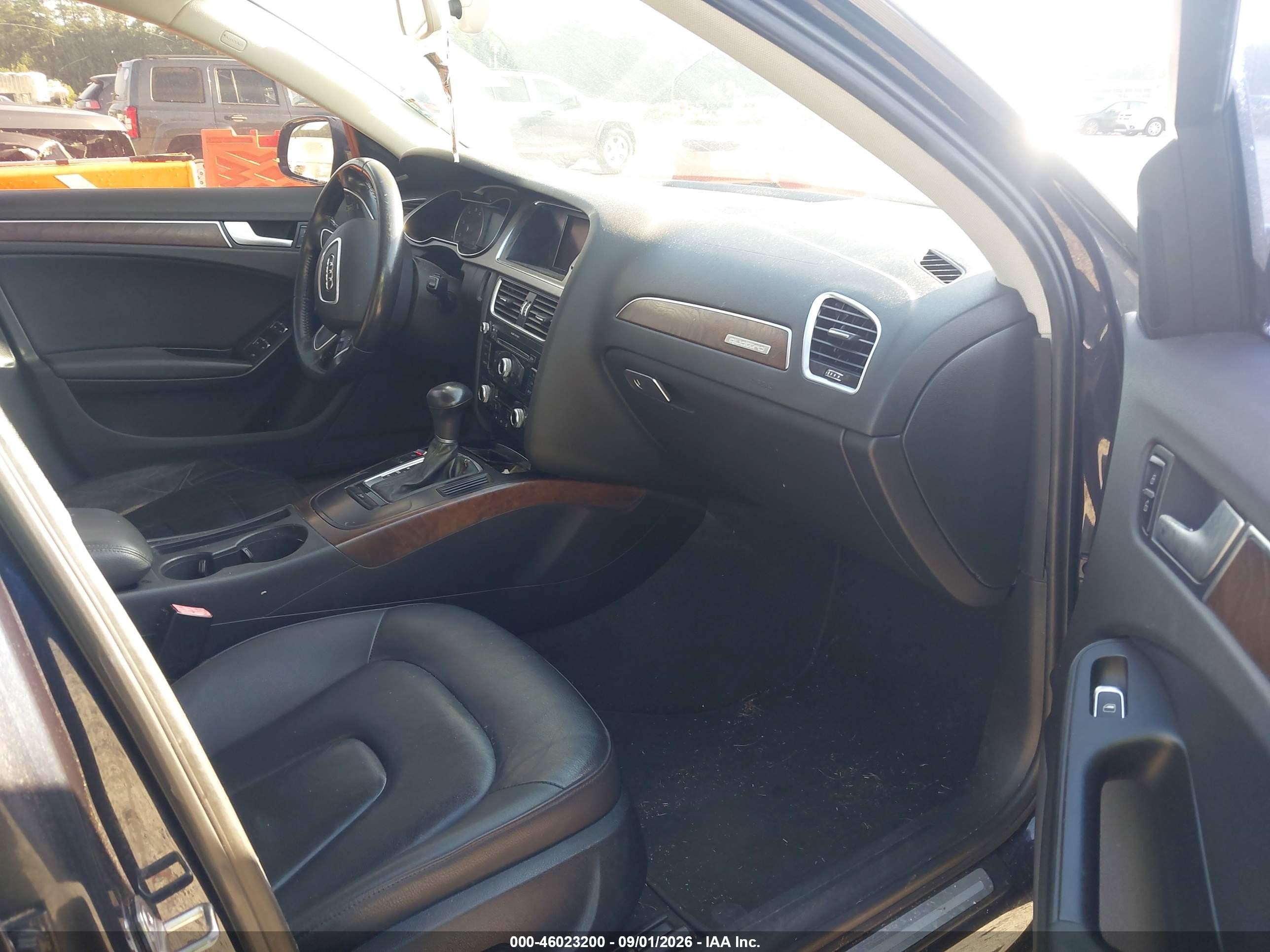 2015 Audi A4 2.0t Premium Черный vin: WAUBFAFL2FN023285