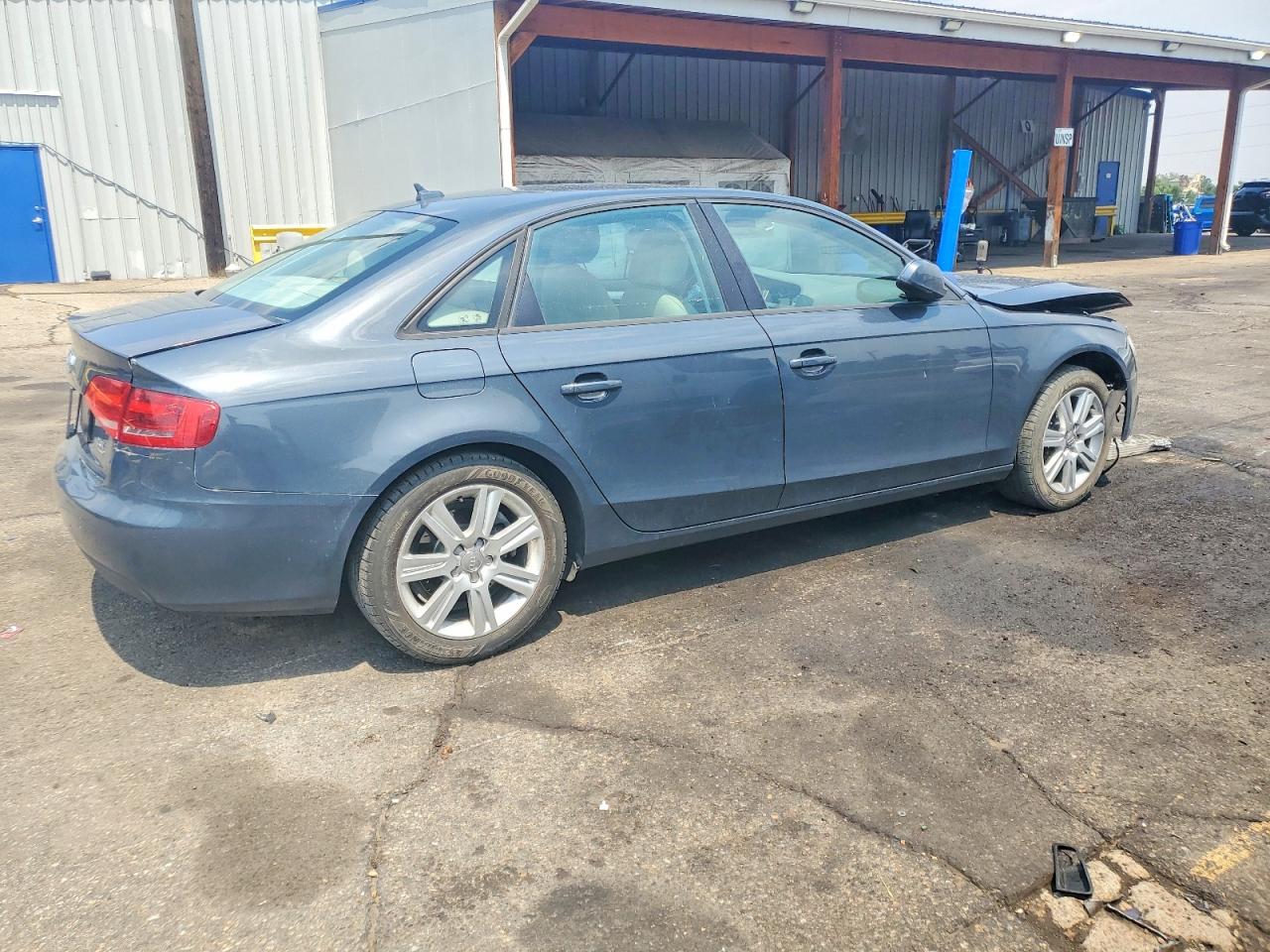 2011 Audi A4 Premium Gray vin: WAUBFAFL3BN027405