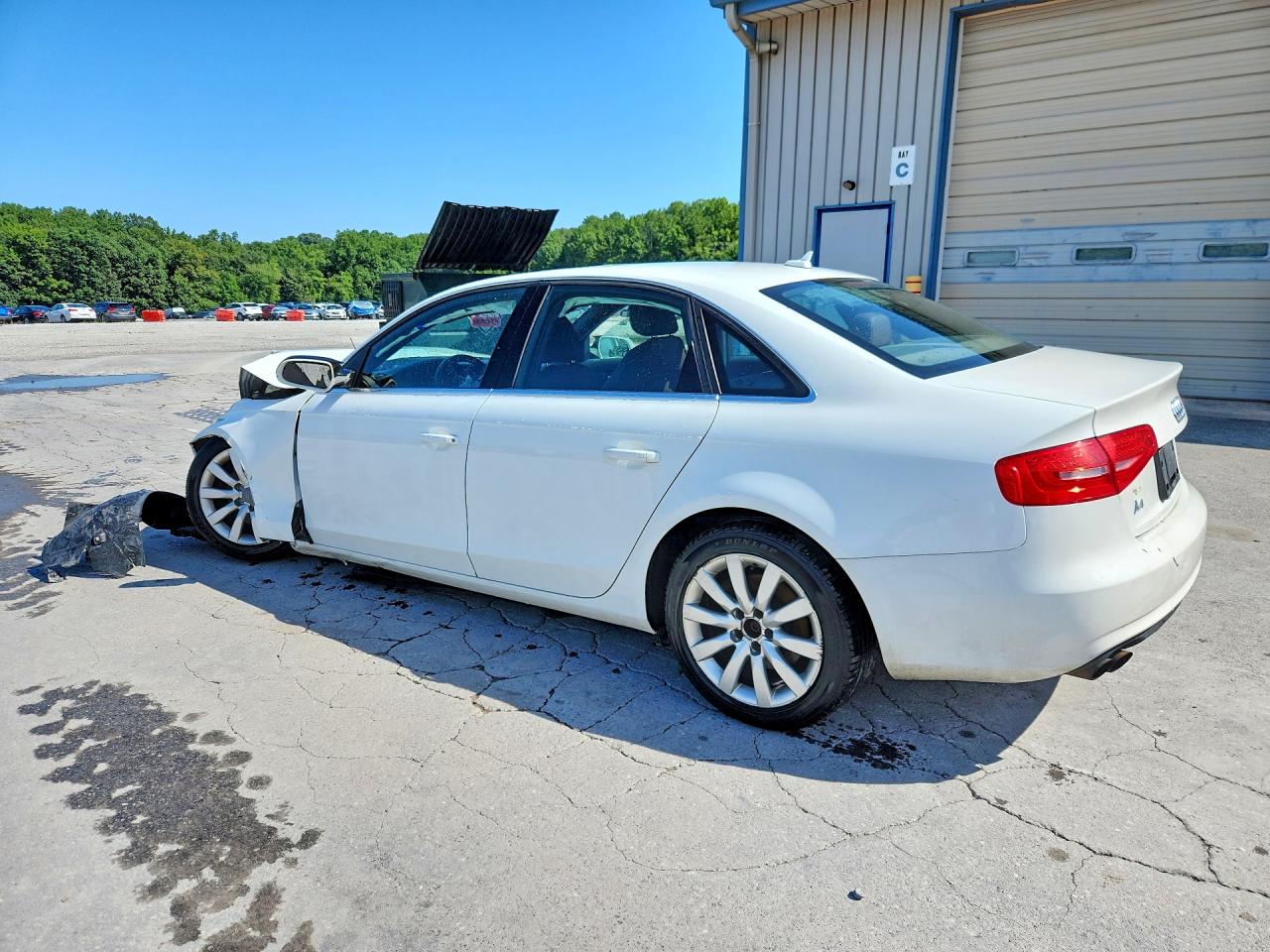 2013 Audi A4 Premium White vin: WAUBFAFL3DN047298