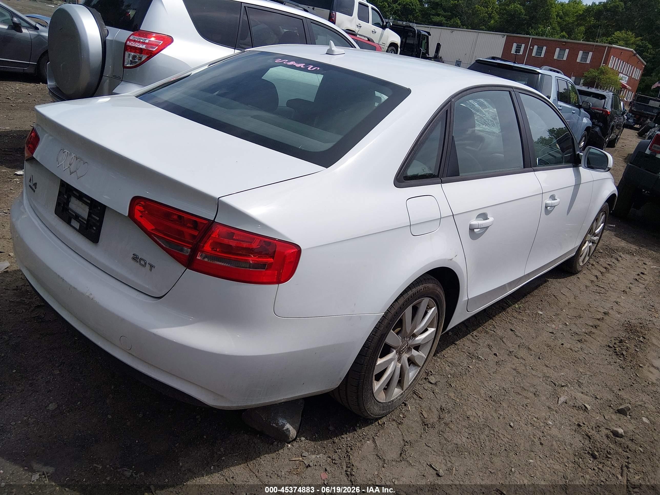 2014 Audi A4 2.0t Premium White vin: WAUBFAFL3EA079211