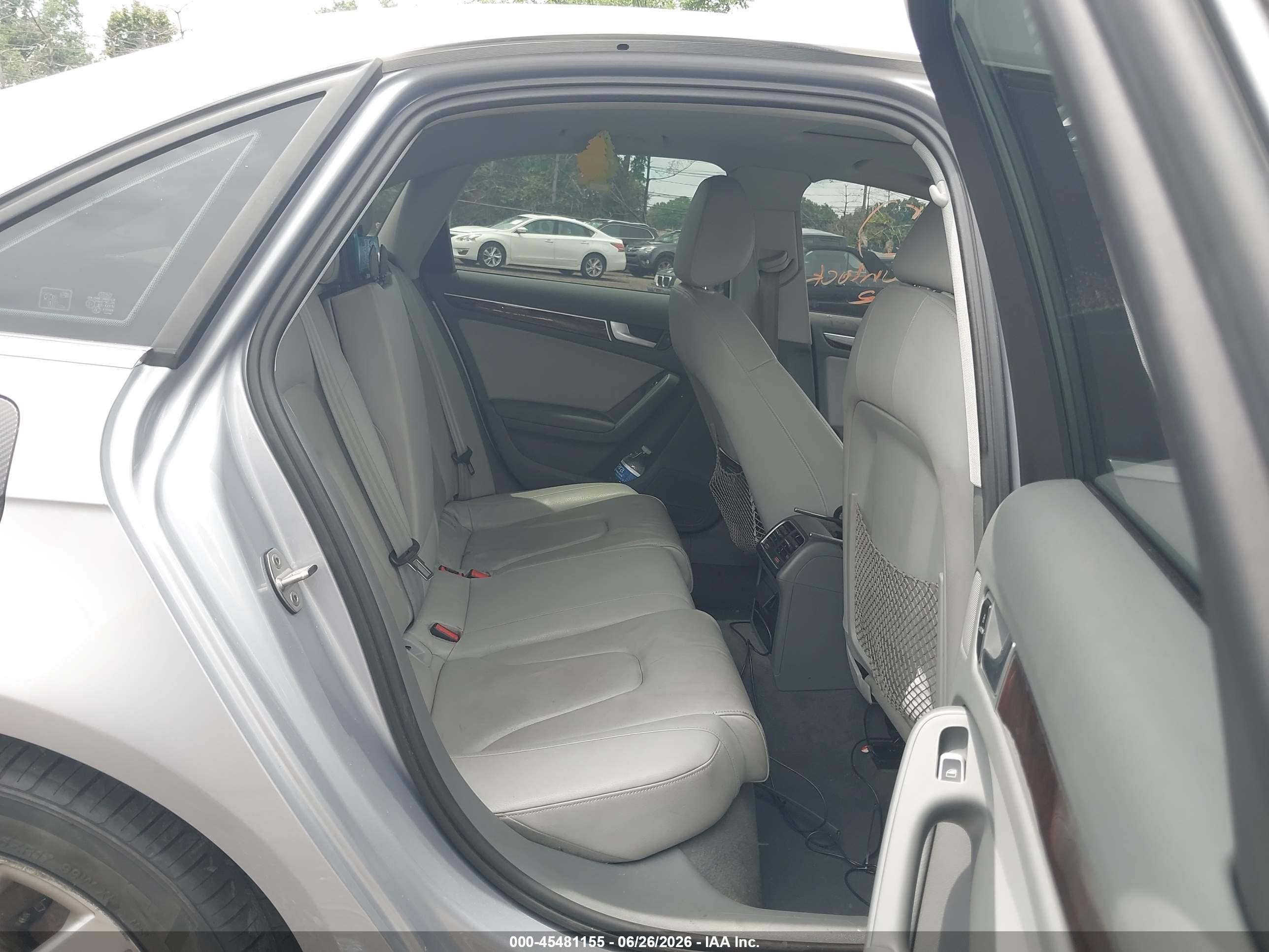 2015 Audi A4 2.0t Premium Silver vin: WAUBFAFL3FN038006