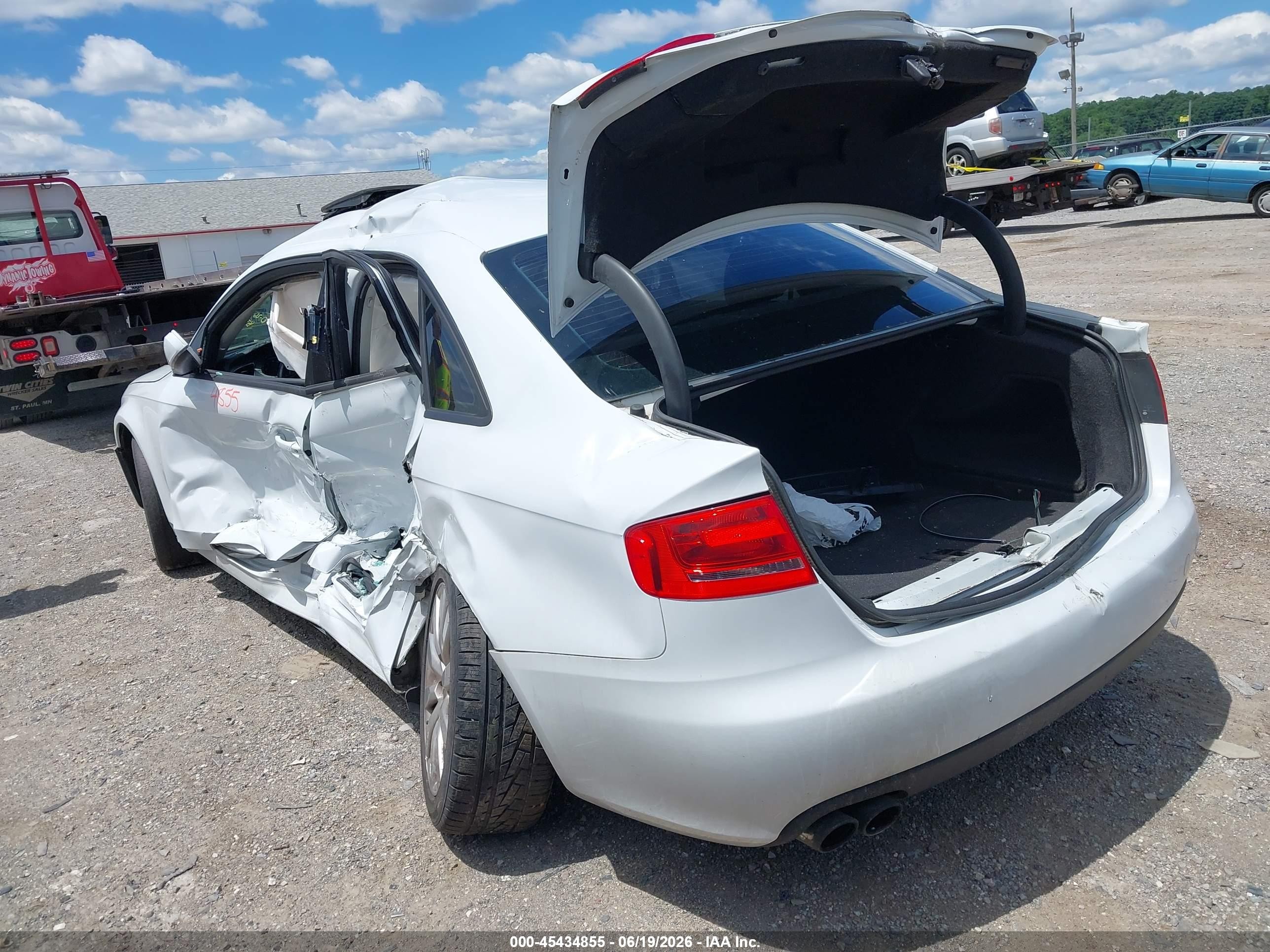 2012 Audi A4 2.0t Premium White vin: WAUBFAFL4CN019153