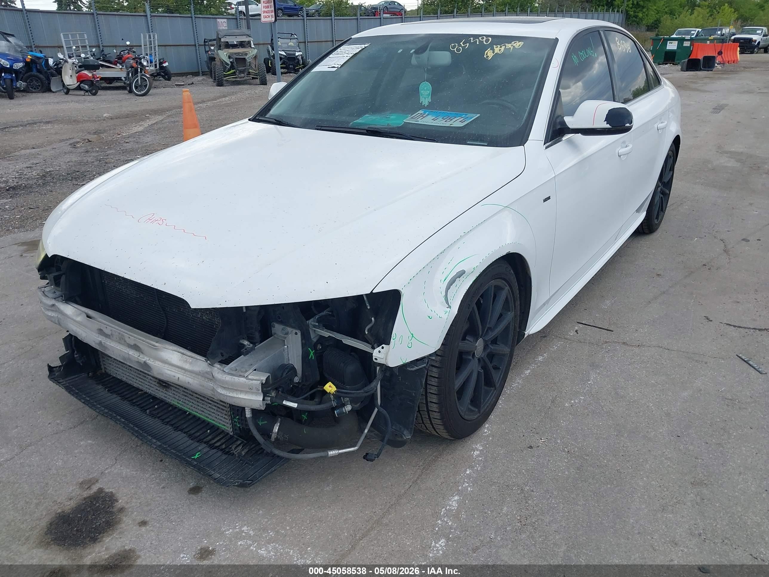 2015 Audi A4 2.0t Premium White vin: WAUBFAFL4FN006262