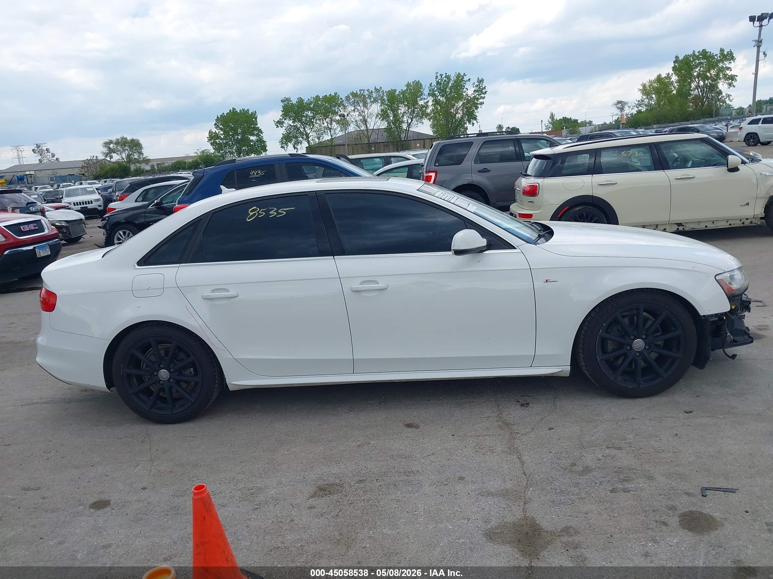 2015 Audi A4 2.0t Premium White vin: WAUBFAFL4FN006262