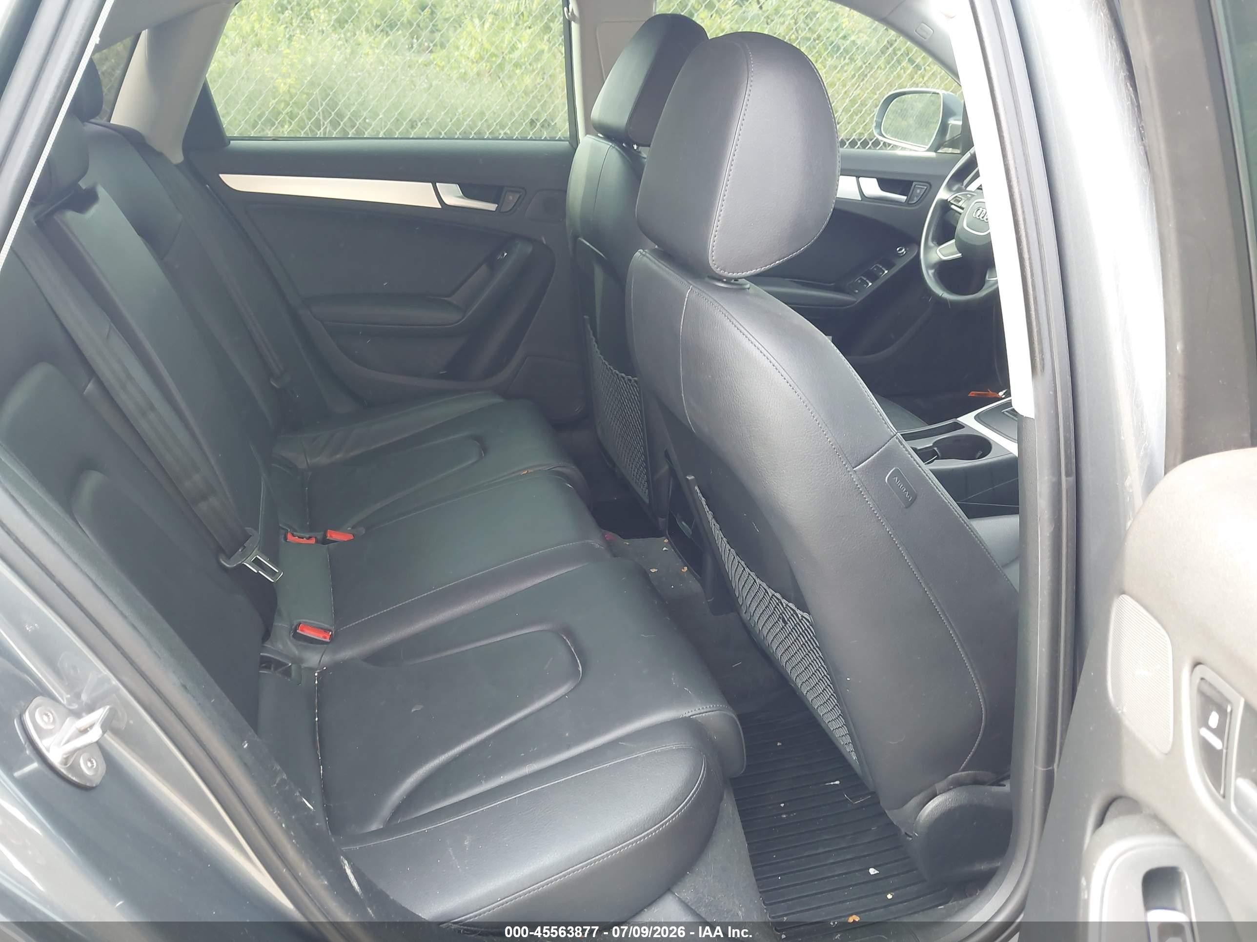 2015 Audi A4 2.0t Premium Серый vin: WAUBFAFL4FN039231