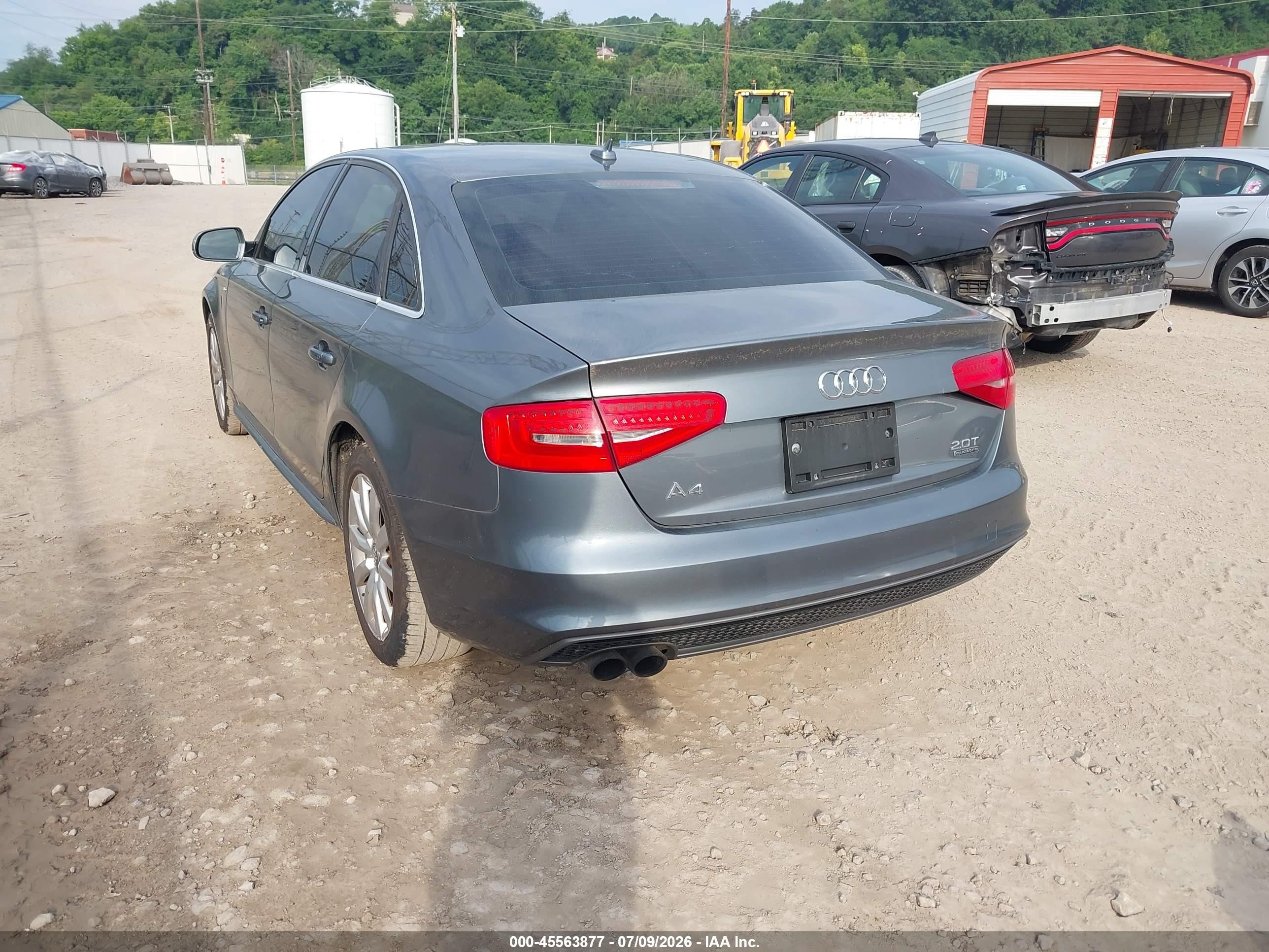 2015 Audi A4 2.0t Premium Серый vin: WAUBFAFL4FN039231